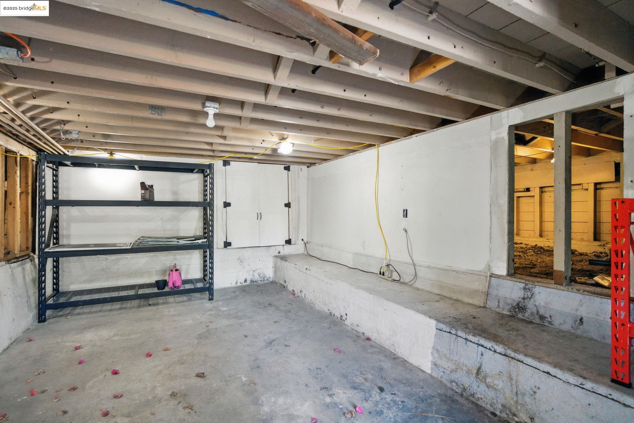 Detail Gallery Image 47 of 52 For 835 W Macarthur, Oakland,  CA 94608 - 4 Beds | 2 Baths