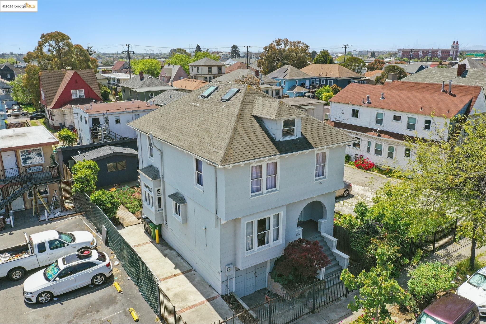 Detail Gallery Image 48 of 52 For 835 W Macarthur, Oakland,  CA 94608 - 4 Beds | 2 Baths