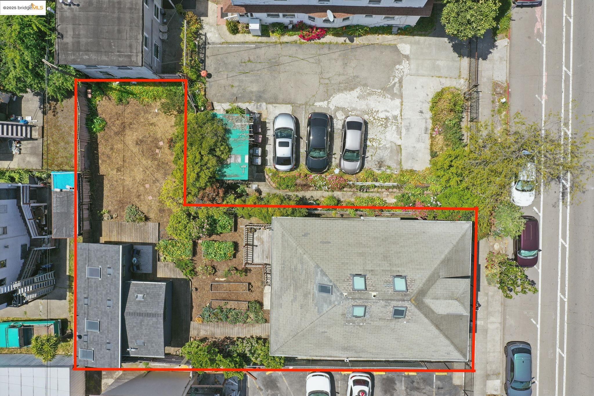 Detail Gallery Image 49 of 52 For 835 W Macarthur, Oakland,  CA 94608 - 4 Beds | 2 Baths
