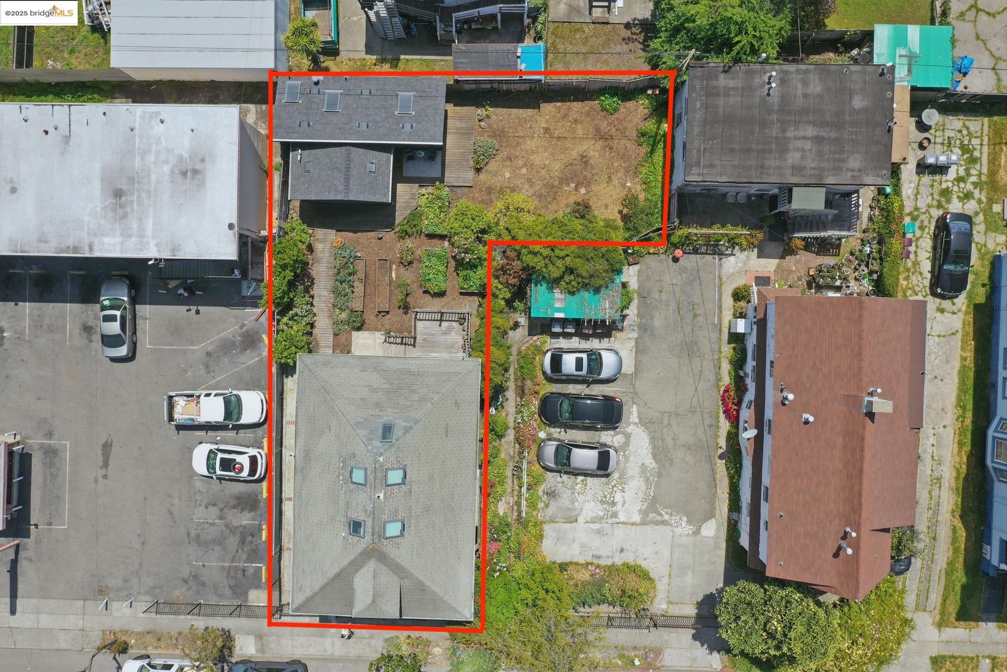 Detail Gallery Image 50 of 52 For 835 W Macarthur, Oakland,  CA 94608 - 4 Beds | 2 Baths