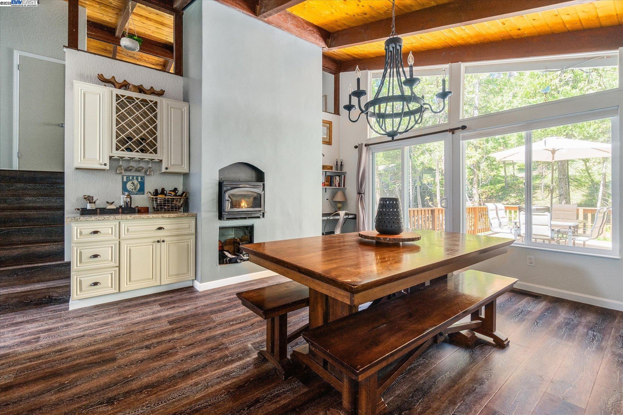 Detail Gallery Image 7 of 36 For 2190 Patricia Ln, Arnold,  CA 95223 - 3 Beds | 2/1 Baths