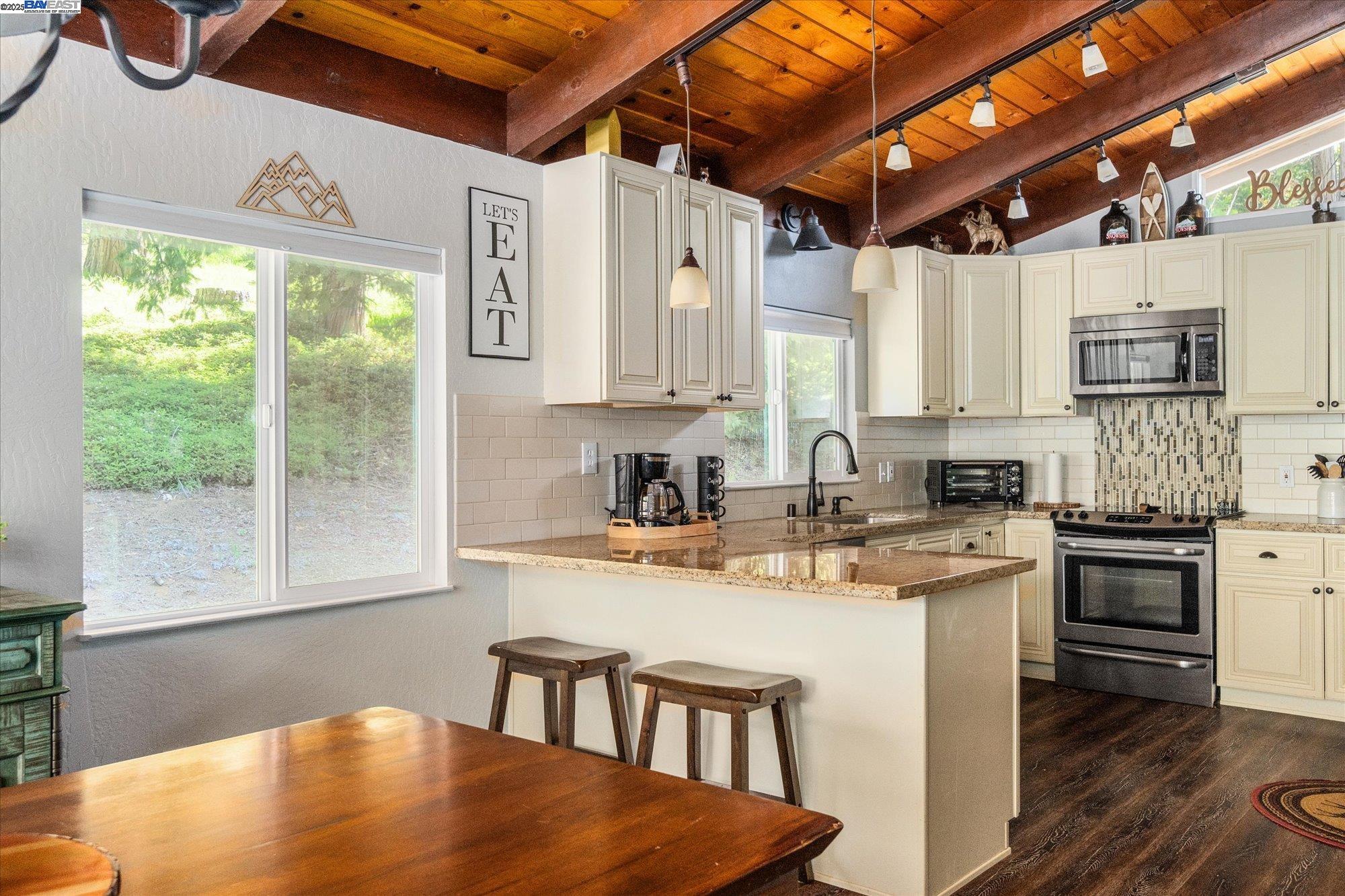 Detail Gallery Image 10 of 36 For 2190 Patricia Ln, Arnold,  CA 95223 - 3 Beds | 2/1 Baths