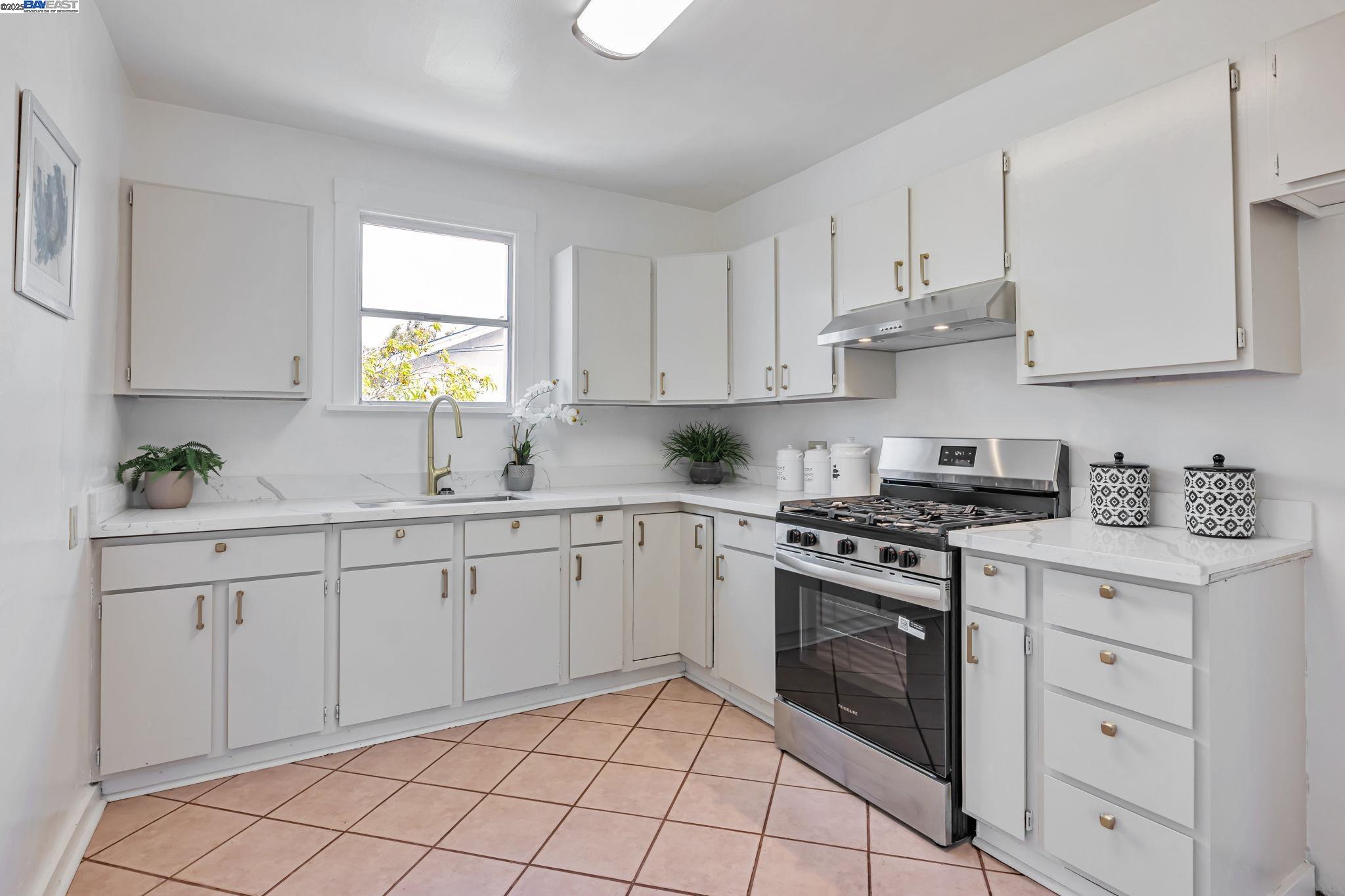 Detail Gallery Image 10 of 42 For 6831 Dairy Ave, Newark,  CA 94560 - 2 Beds | 1 Baths