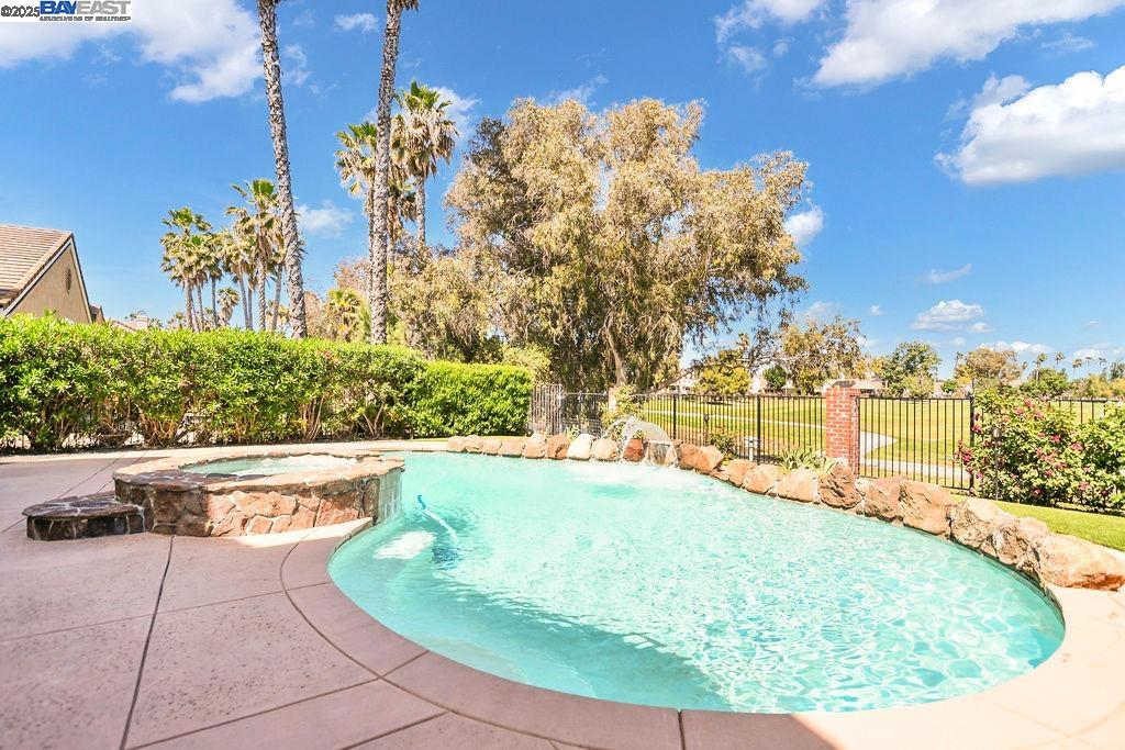 Detail Gallery Image 32 of 42 For 5160 Edgeview Dr, Discovery Bay,  CA 94505 - 4 Beds | 3 Baths