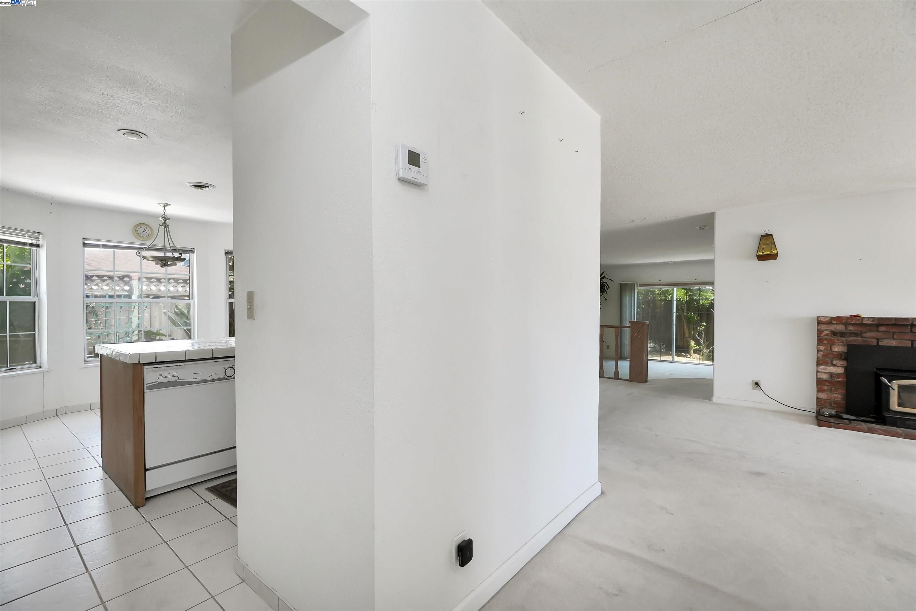 Detail Gallery Image 19 of 44 For 1925 Lilac Avenue, Hayward,  CA 94545 - 4 Beds | 2 Baths