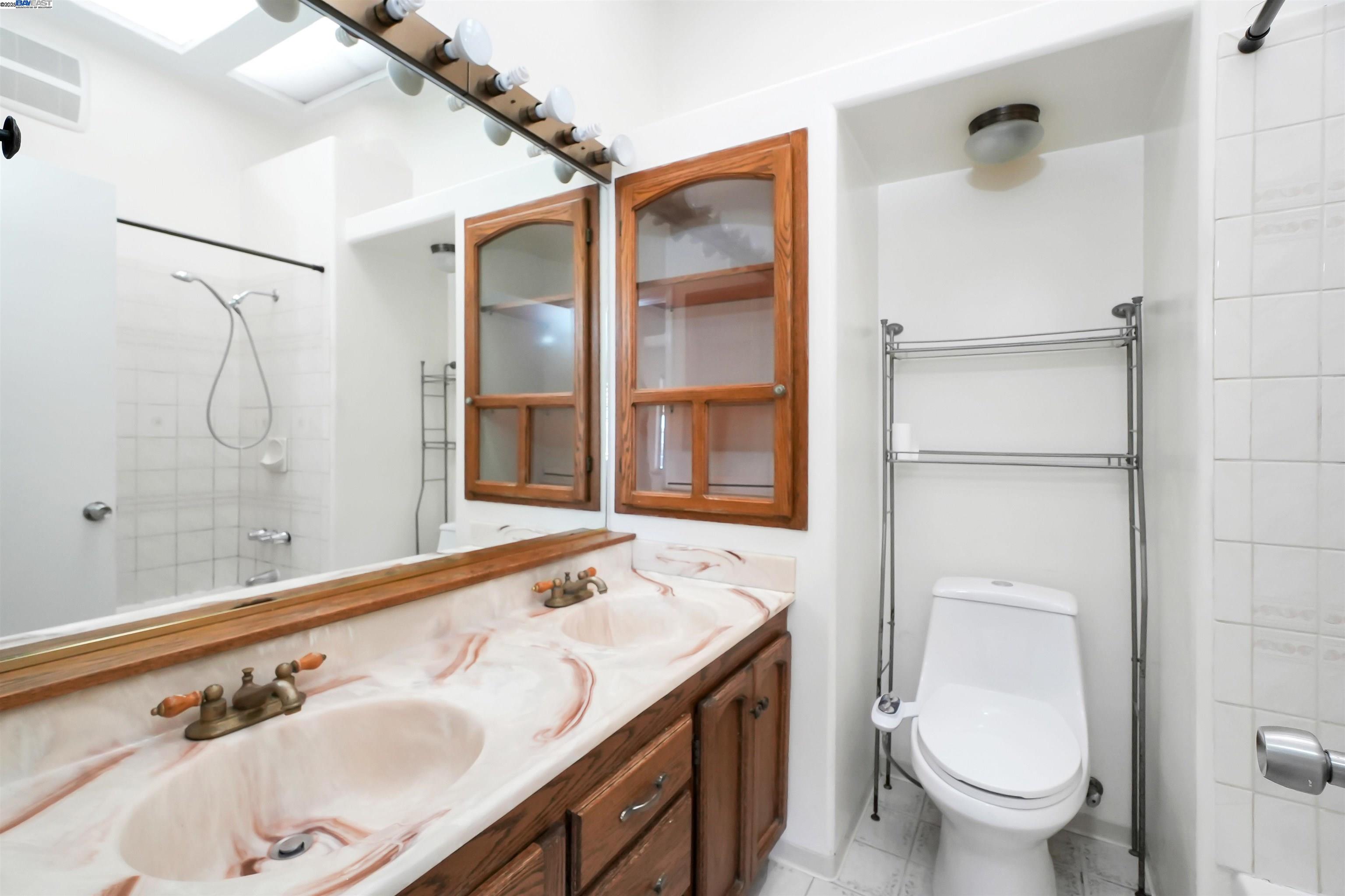 Detail Gallery Image 24 of 44 For 1925 Lilac Avenue, Hayward,  CA 94545 - 4 Beds | 2 Baths