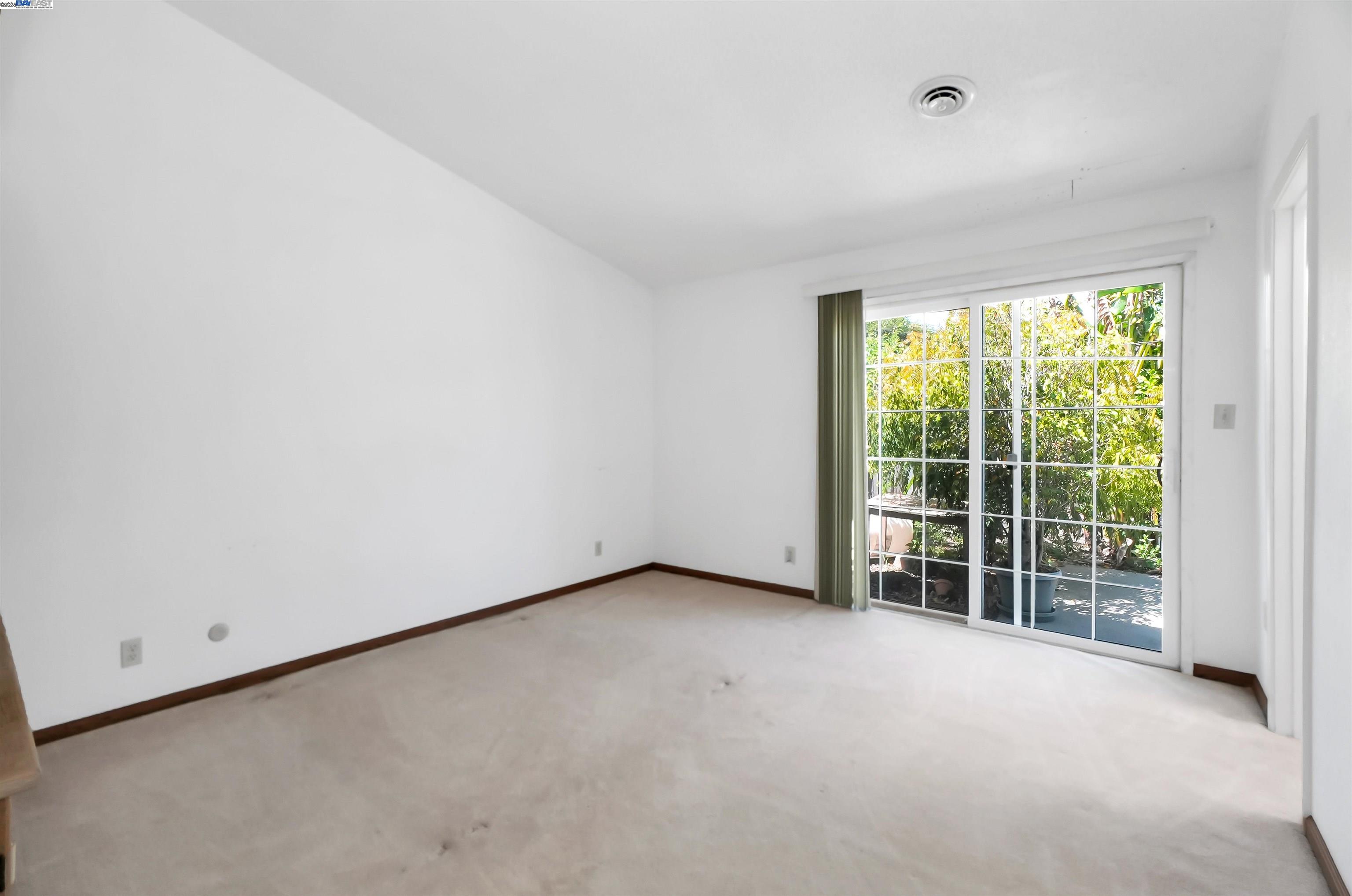Detail Gallery Image 32 of 44 For 1925 Lilac Avenue, Hayward,  CA 94545 - 4 Beds | 2 Baths