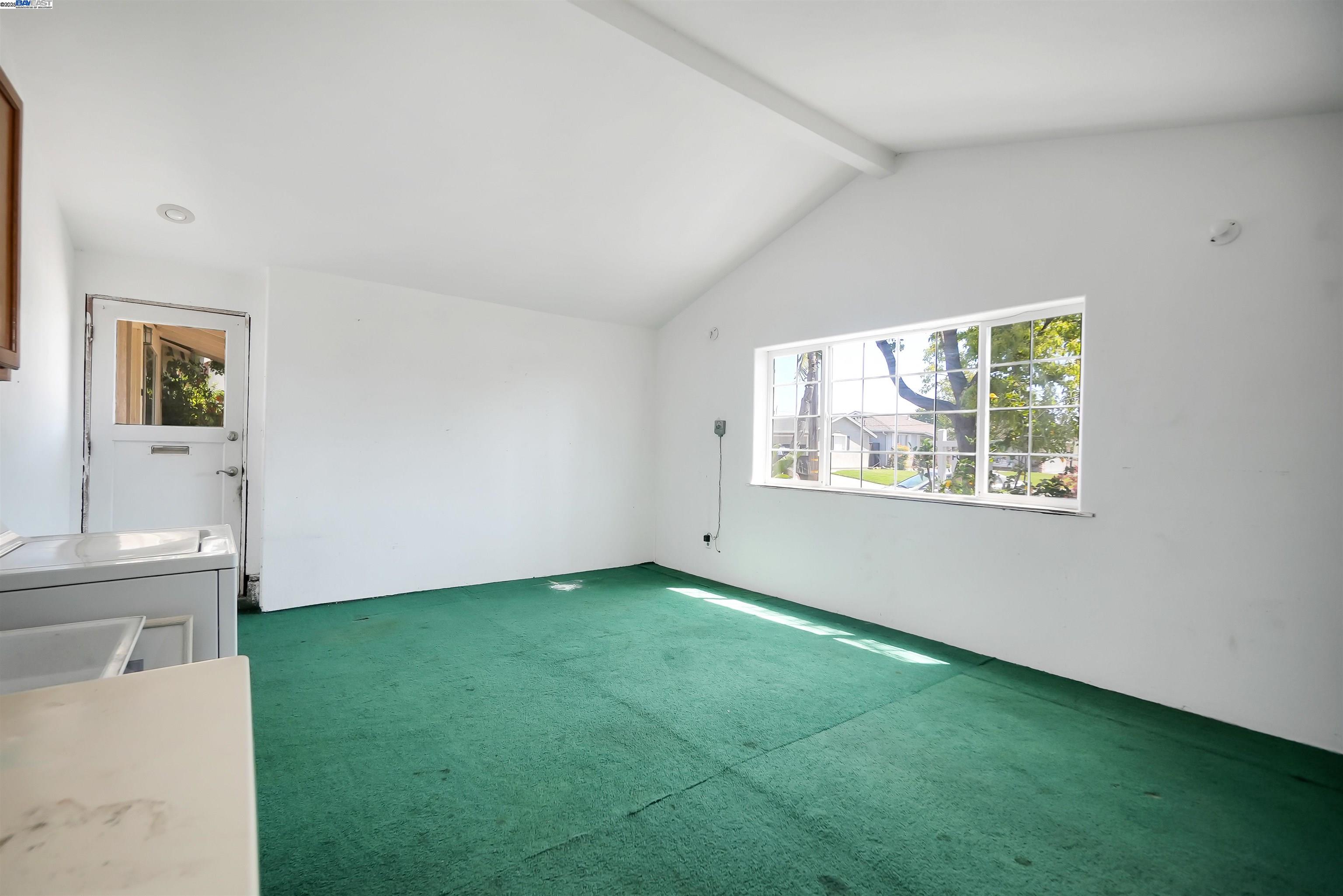 Detail Gallery Image 33 of 44 For 1925 Lilac Avenue, Hayward,  CA 94545 - 4 Beds | 2 Baths