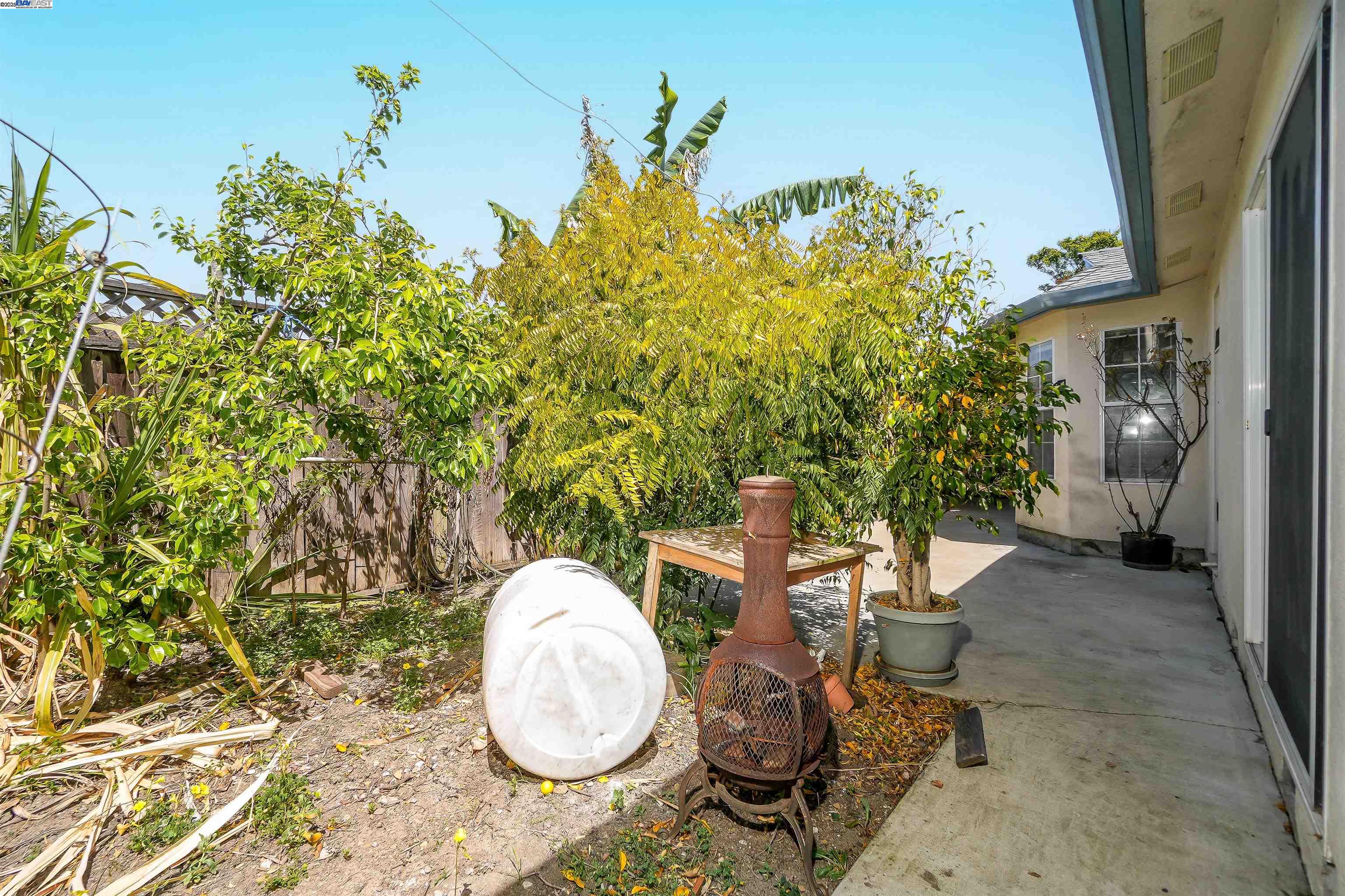 Detail Gallery Image 37 of 44 For 1925 Lilac Avenue, Hayward,  CA 94545 - 4 Beds | 2 Baths