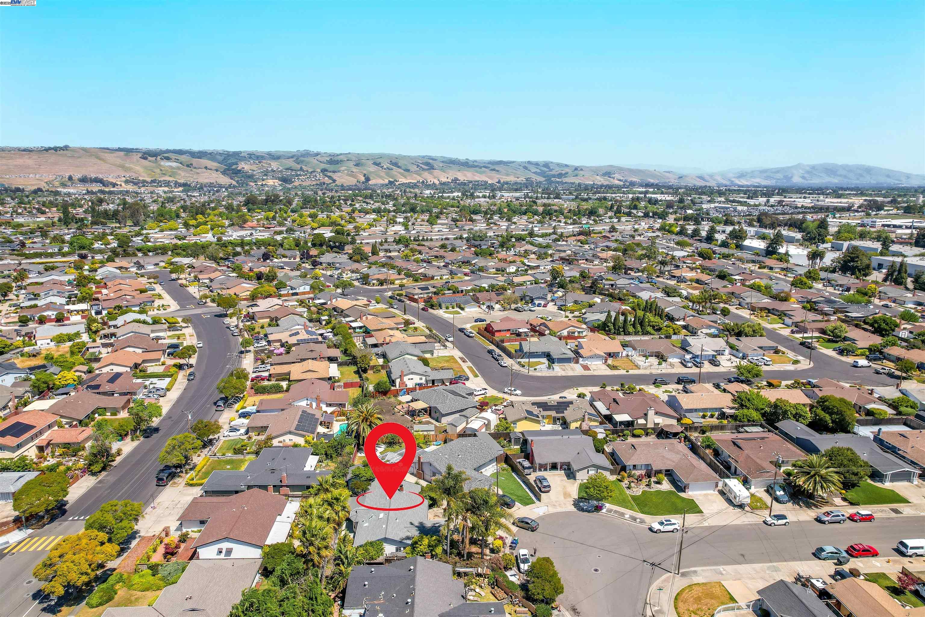 Detail Gallery Image 5 of 44 For 1925 Lilac Avenue, Hayward,  CA 94545 - 4 Beds | 2 Baths