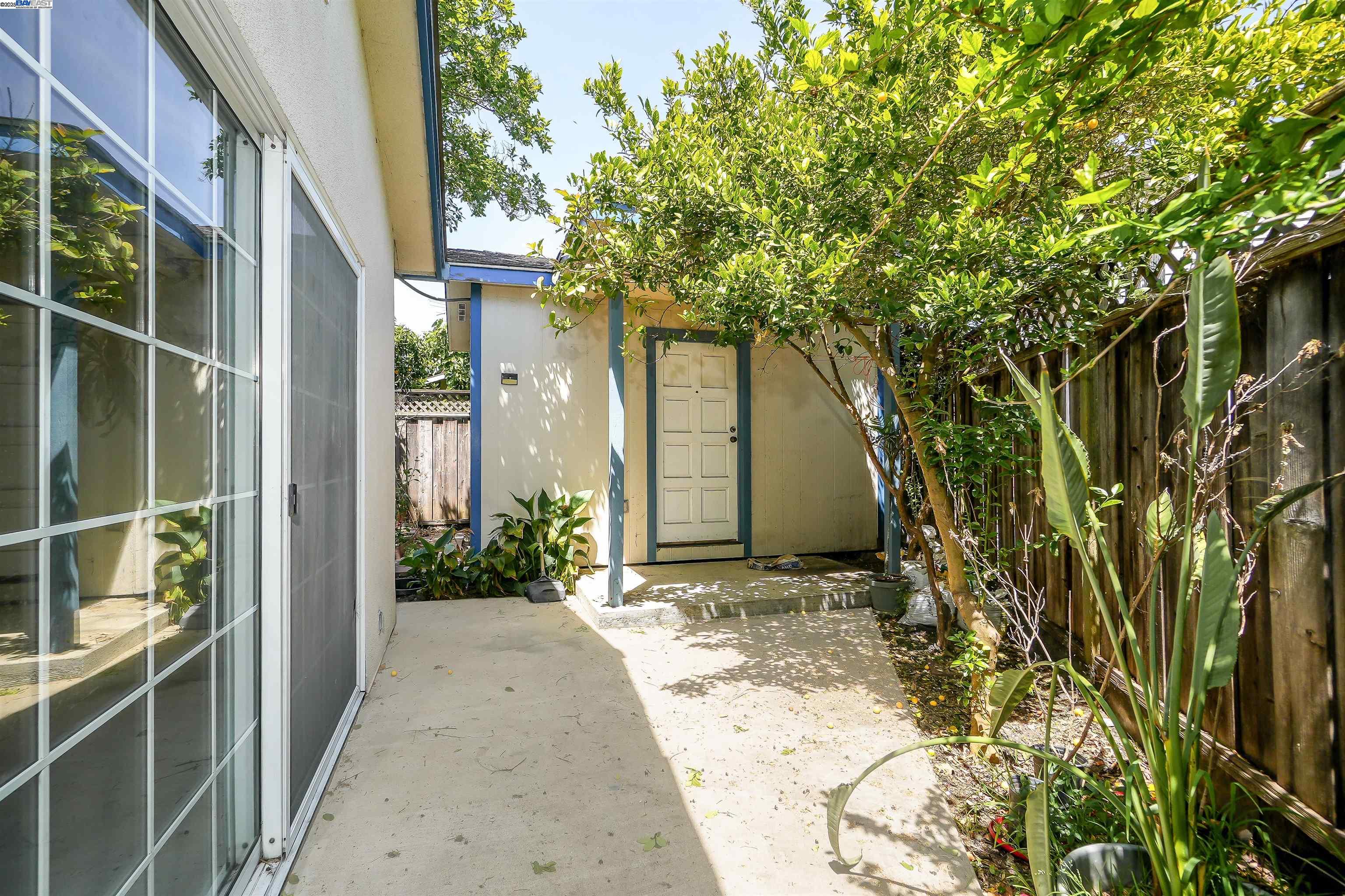 Detail Gallery Image 42 of 44 For 1925 Lilac Avenue, Hayward,  CA 94545 - 4 Beds | 2 Baths