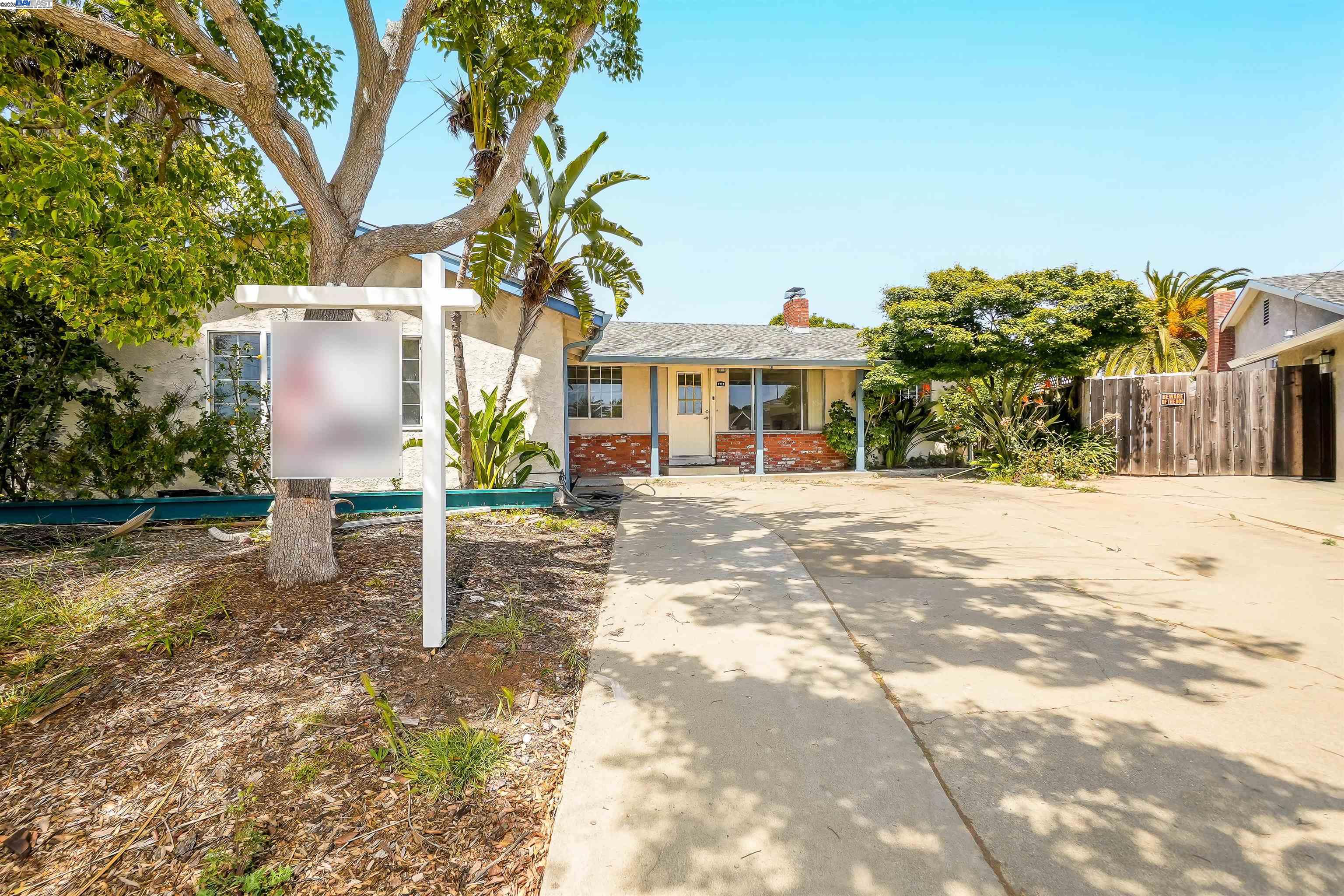 Detail Gallery Image 7 of 44 For 1925 Lilac Avenue, Hayward,  CA 94545 - 4 Beds | 2 Baths