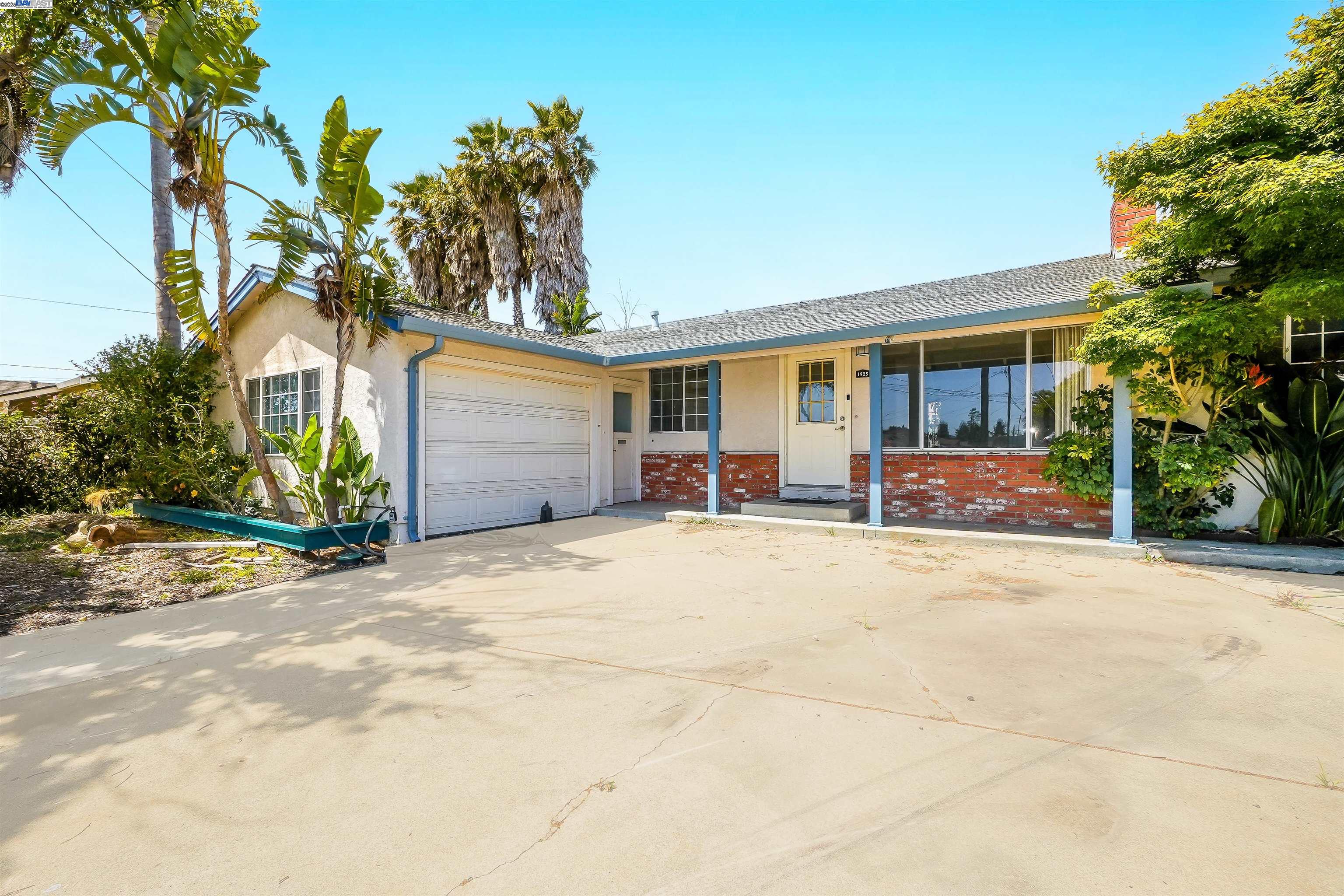 Detail Gallery Image 8 of 44 For 1925 Lilac Avenue, Hayward,  CA 94545 - 4 Beds | 2 Baths