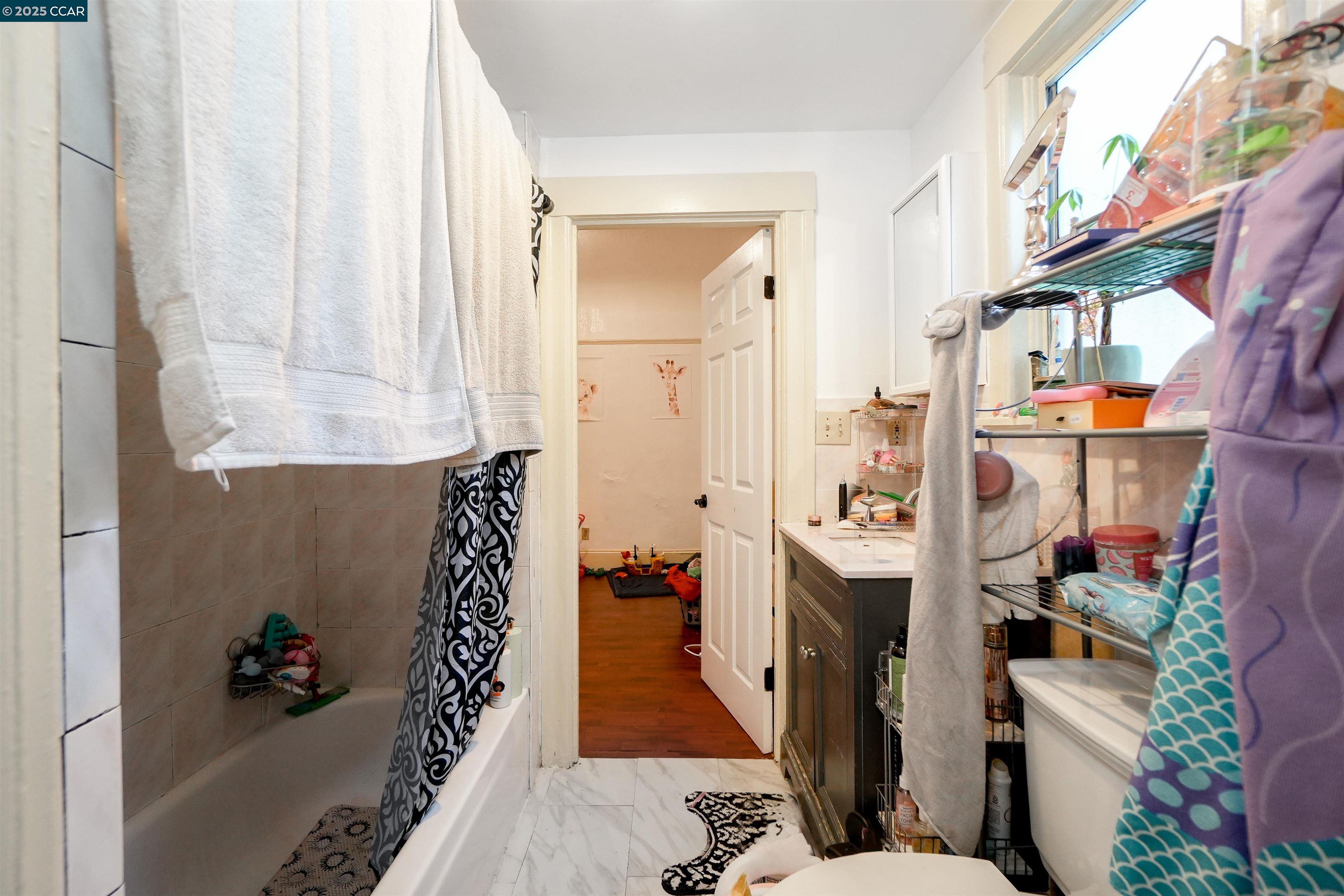 property-img