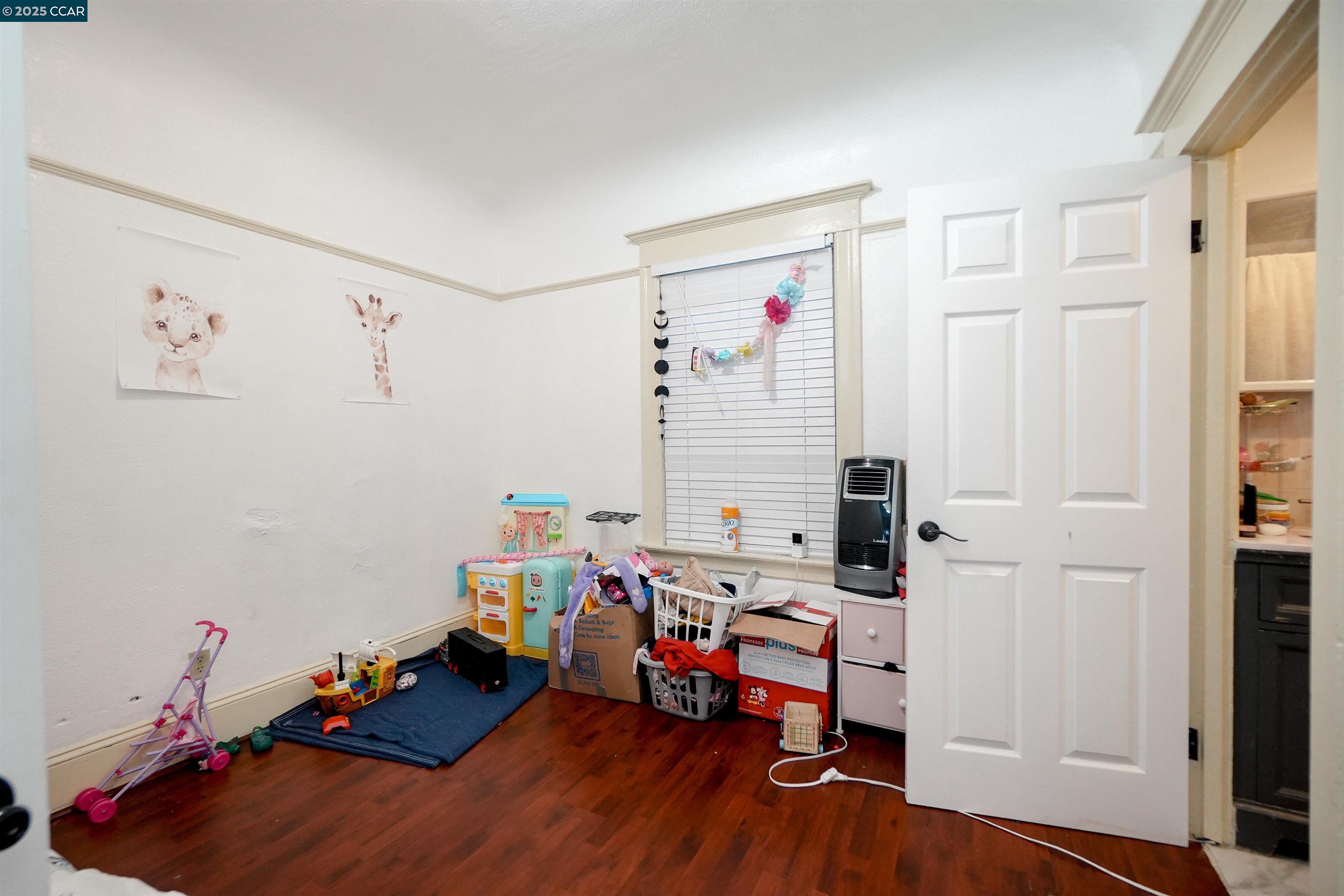 property-img
