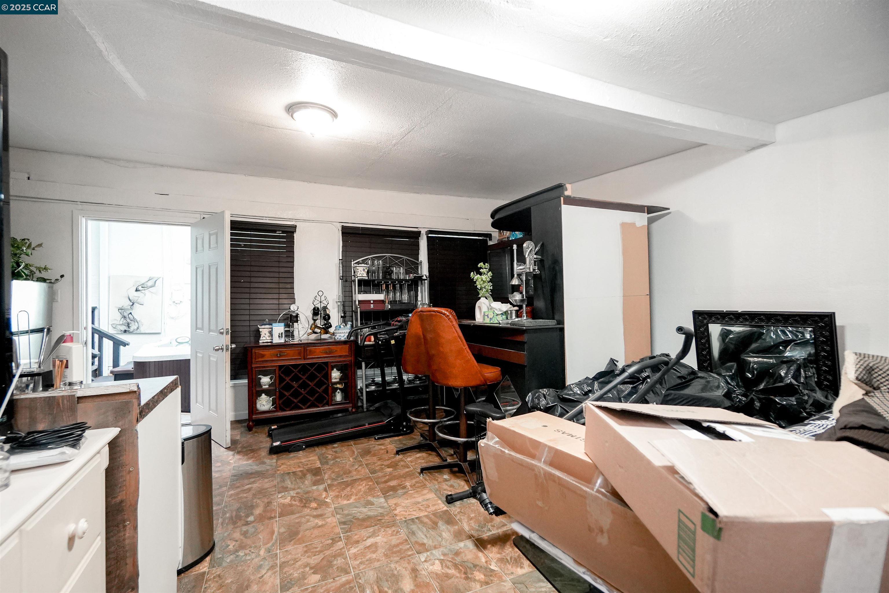 property-img