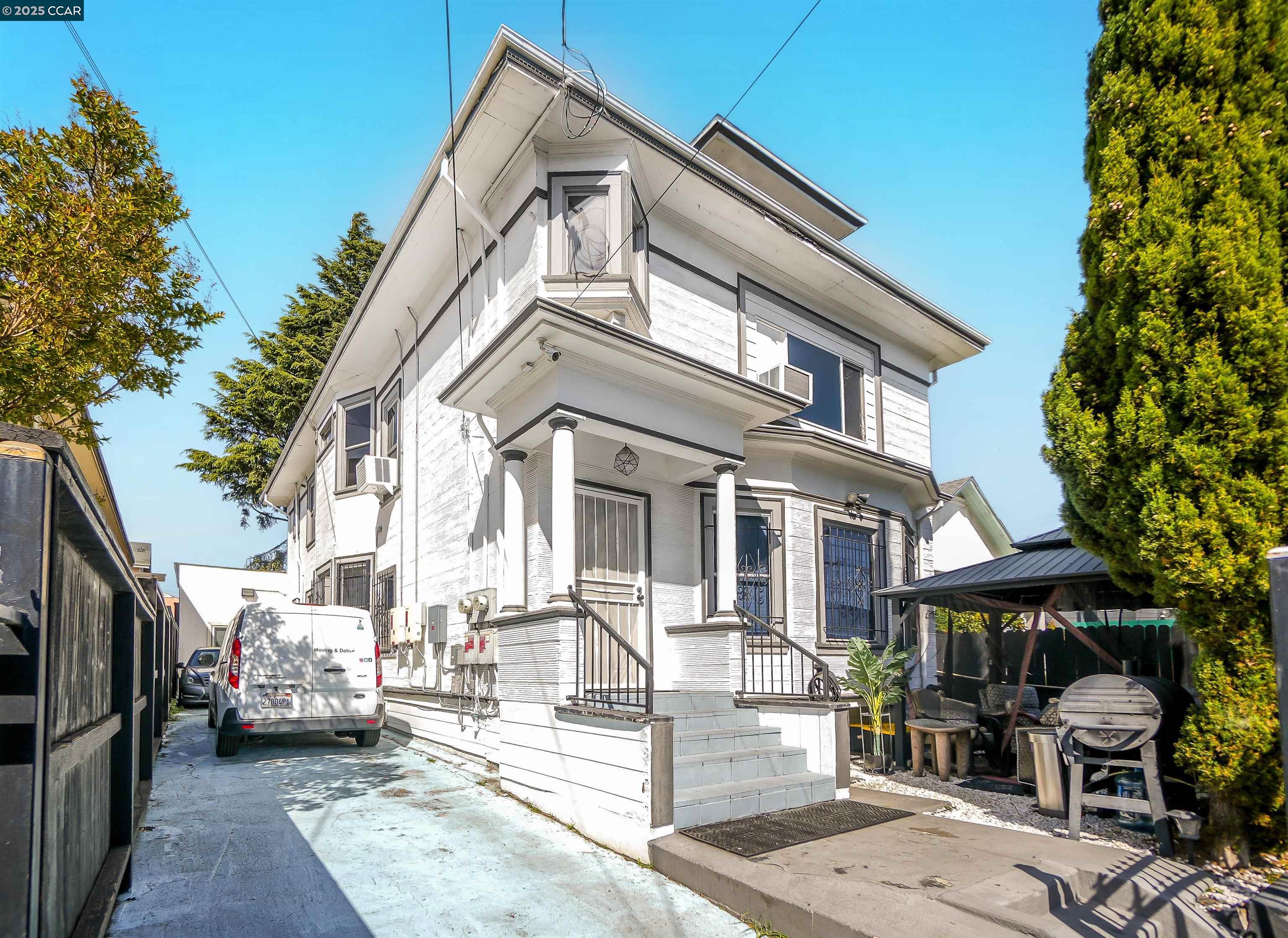 property-img