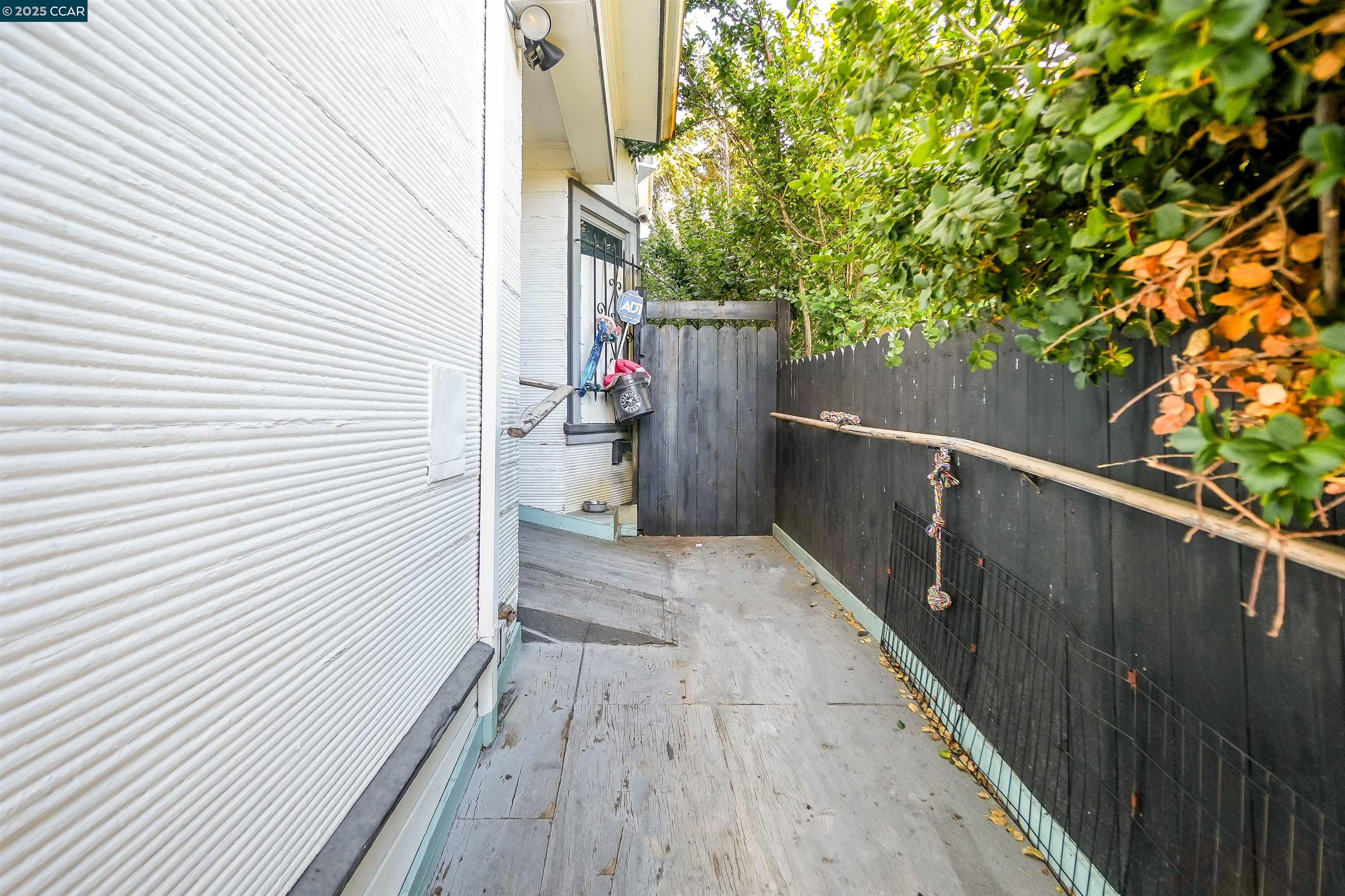 property-img