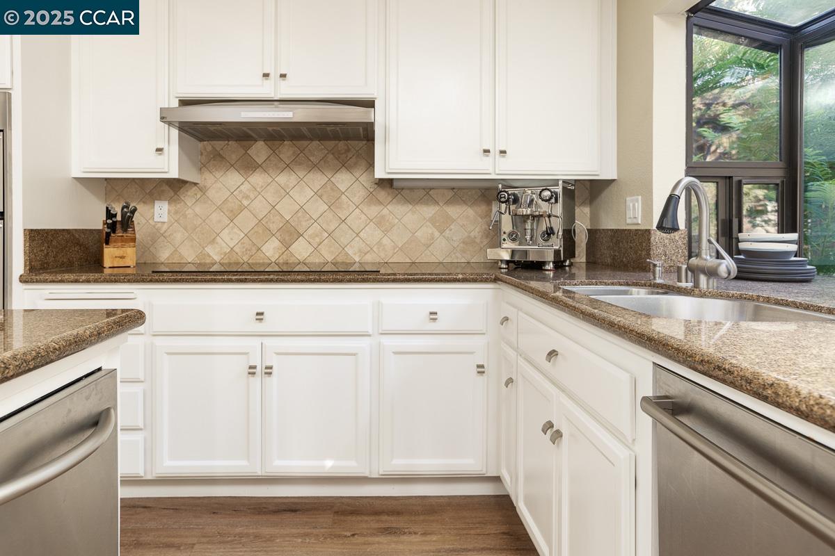 Detail Gallery Image 15 of 56 For 311 Valley High Dr, Pleasant Hill,  CA 94523 - 4 Beds | 3 Baths