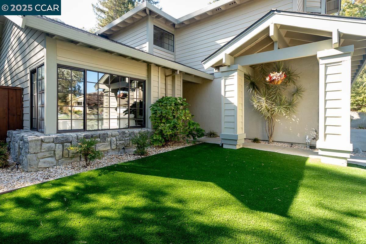 Detail Gallery Image 4 of 56 For 311 Valley High Dr, Pleasant Hill,  CA 94523 - 4 Beds | 3 Baths