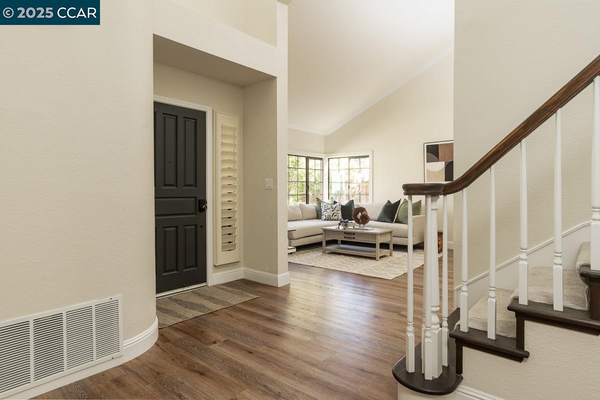 Detail Gallery Image 8 of 56 For 311 Valley High Dr, Pleasant Hill,  CA 94523 - 4 Beds | 3 Baths