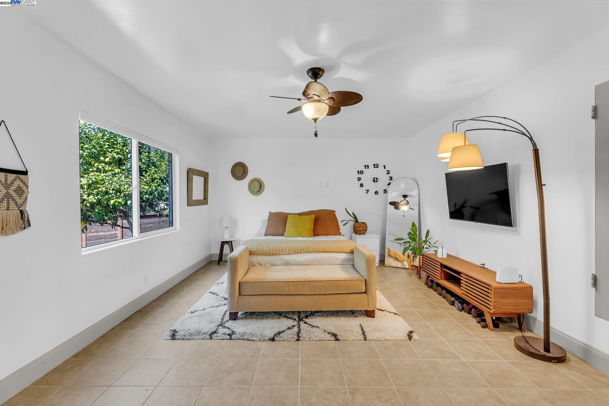 Detail Gallery Image 13 of 22 For 6400 Mokelumne Ave, Oakland,  CA 94605 - 3 Beds | 2 Baths
