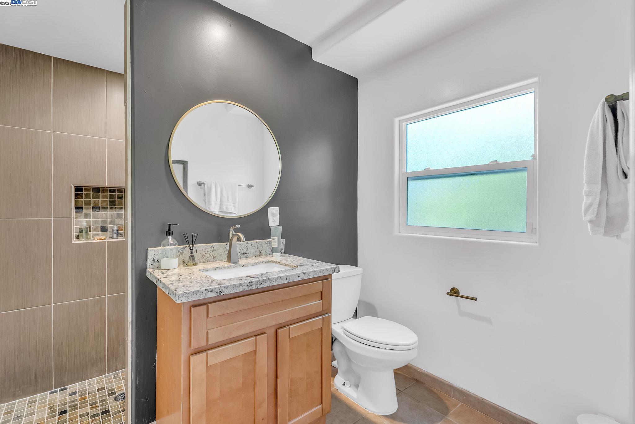 Detail Gallery Image 16 of 22 For 6400 Mokelumne Ave, Oakland,  CA 94605 - 3 Beds | 2 Baths