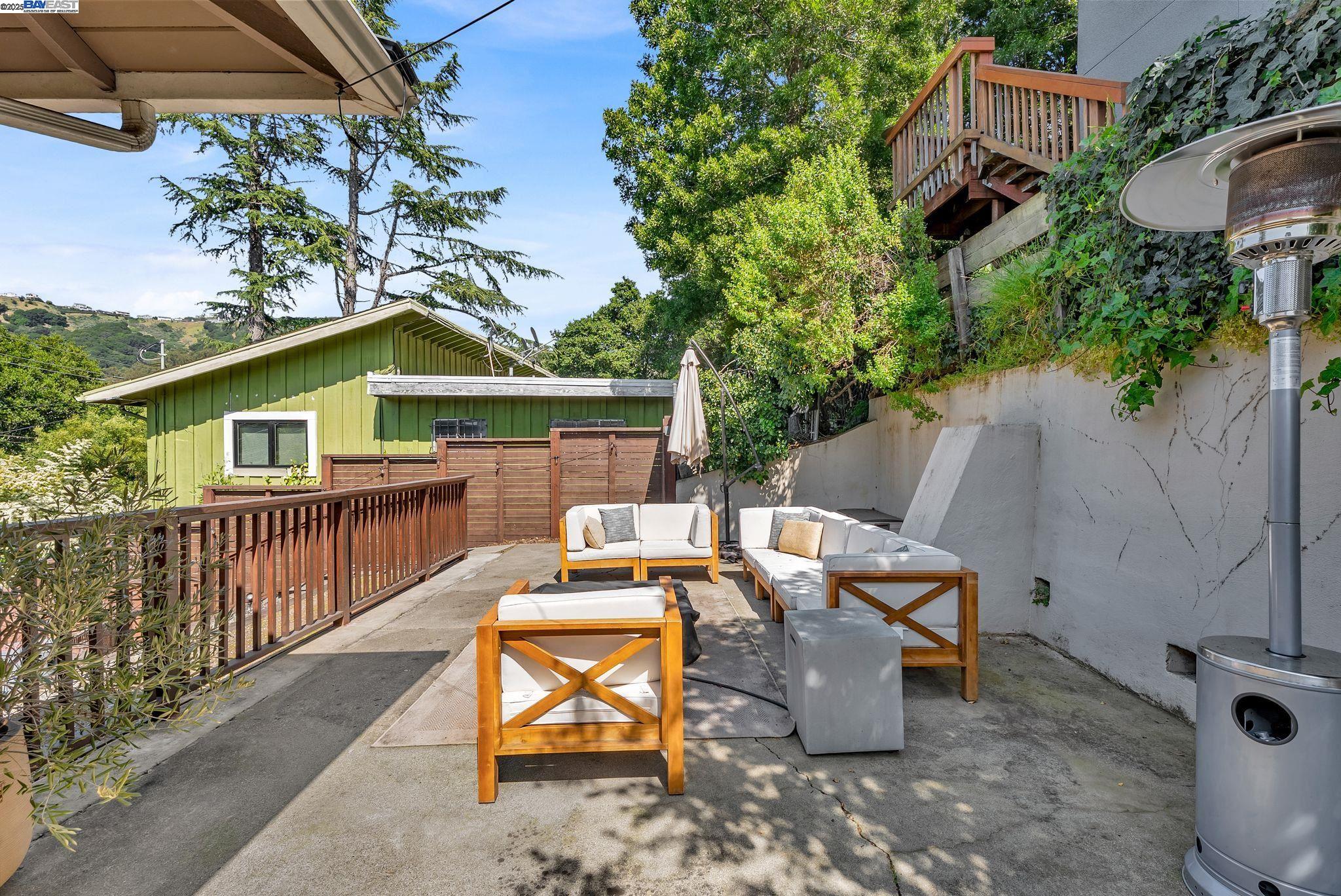Detail Gallery Image 17 of 22 For 6400 Mokelumne Ave, Oakland,  CA 94605 - 3 Beds | 2 Baths