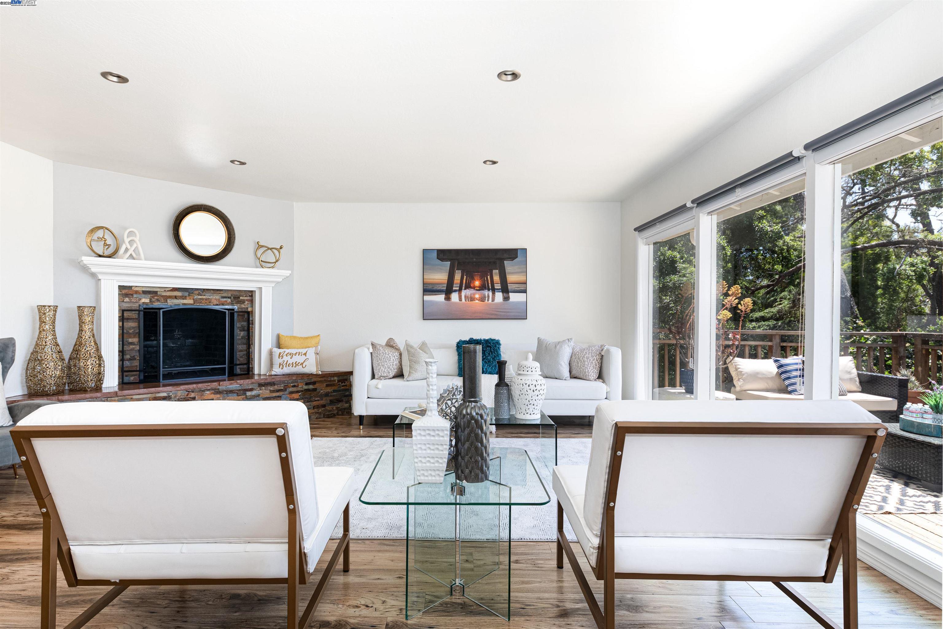 Detail Gallery Image 11 of 22 For 7317 Sunkist Dr, Oakland,  CA 94605 - 2 Beds | 1 Baths