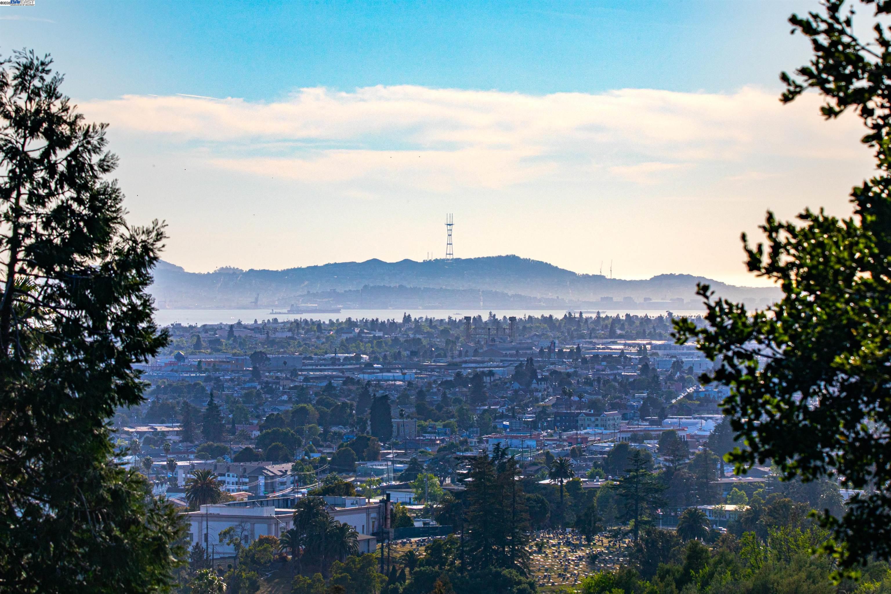 Detail Gallery Image 19 of 22 For 7317 Sunkist Dr, Oakland,  CA 94605 - 2 Beds | 1 Baths