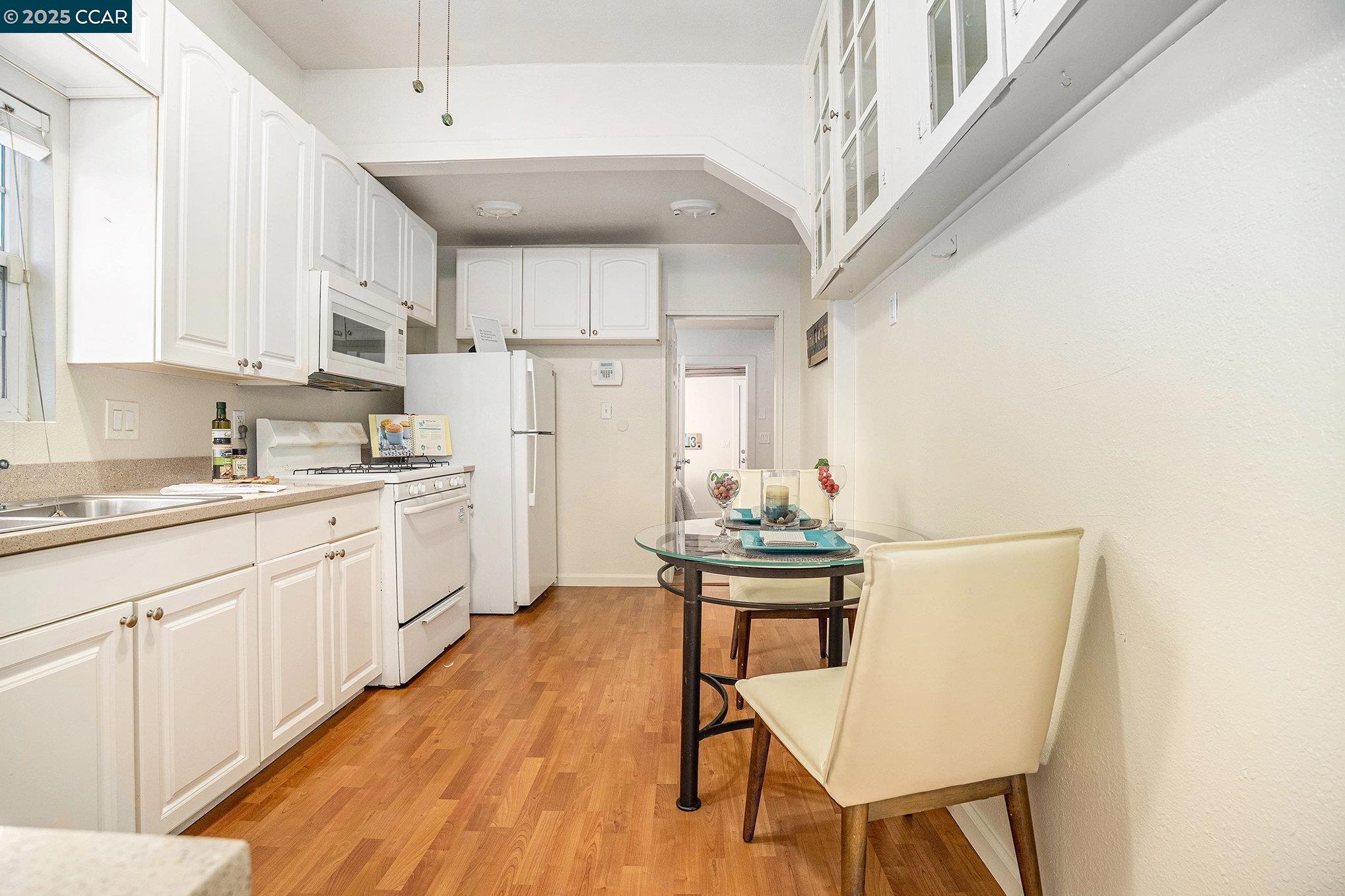 Detail Gallery Image 9 of 30 For 125 17th St, Richmond,  CA 94801 - 2 Beds | 2 Baths