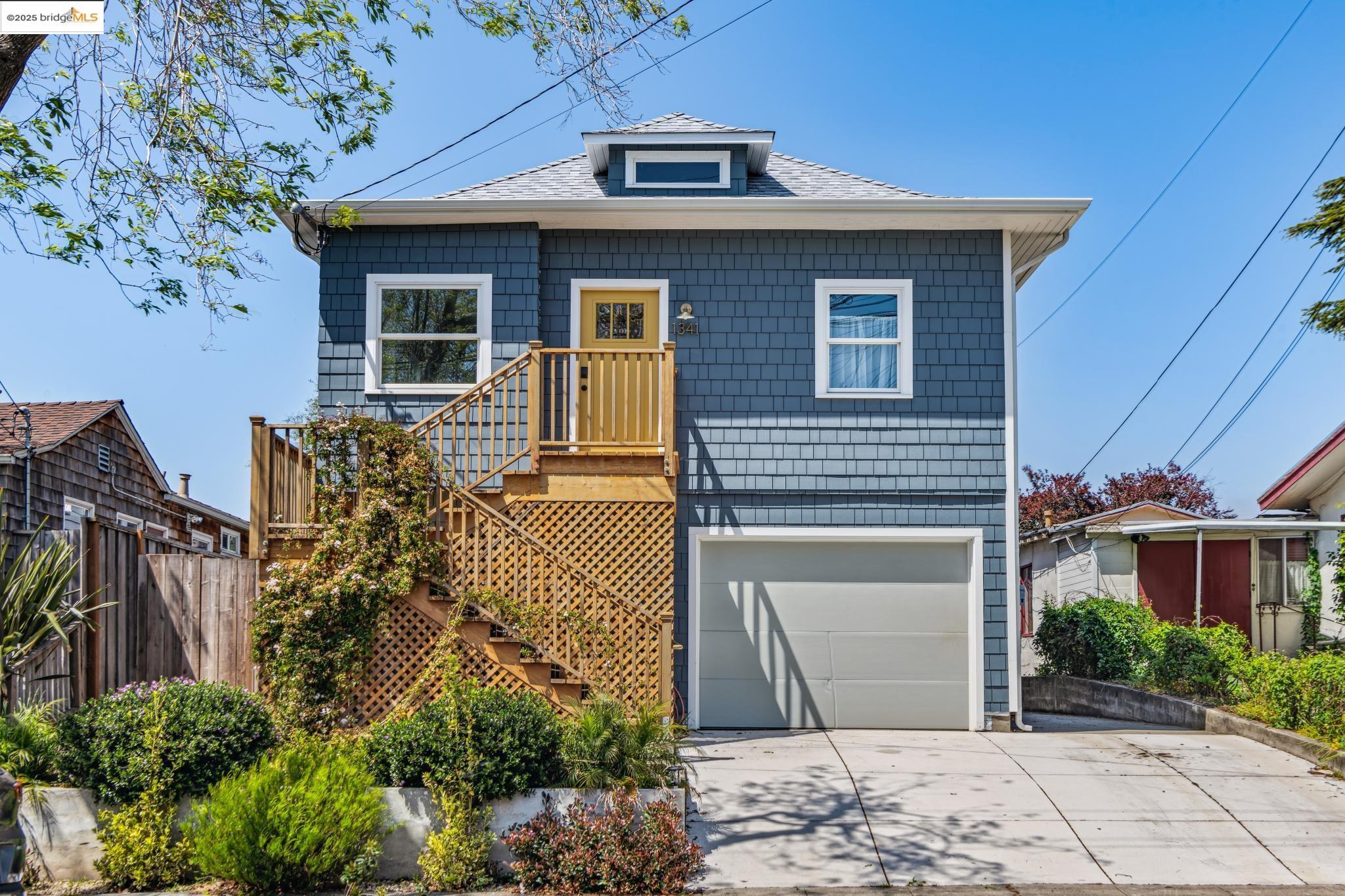 Detail Gallery Image 1 of 51 For 1341 Parker St #1341,  Berkeley,  CA 94702 - 3 Beds | 2/1 Baths