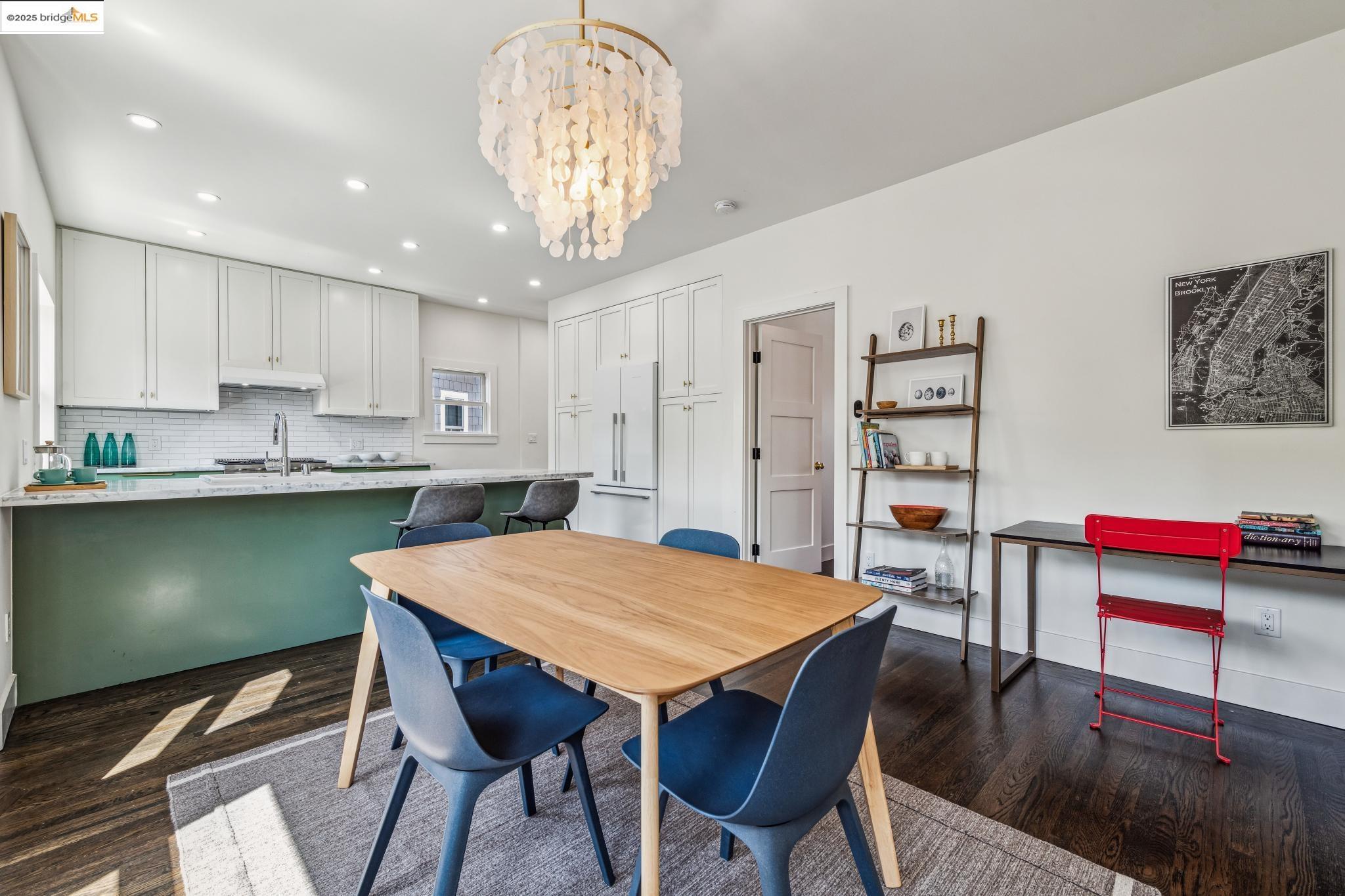 Detail Gallery Image 17 of 51 For 1341 Parker St #1341,  Berkeley,  CA 94702 - 3 Beds | 2/1 Baths