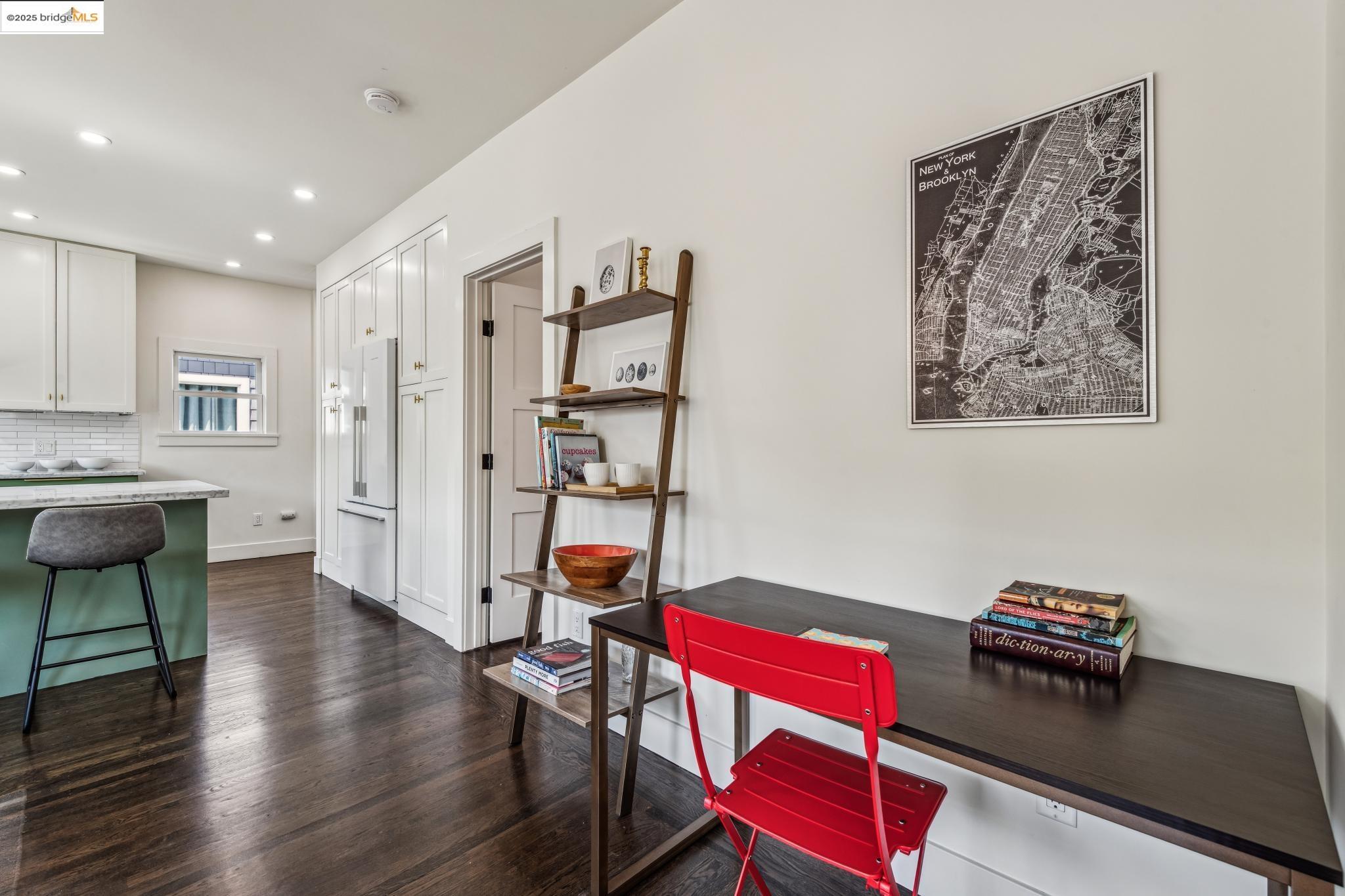 Detail Gallery Image 18 of 51 For 1341 Parker St #1341,  Berkeley,  CA 94702 - 3 Beds | 2/1 Baths