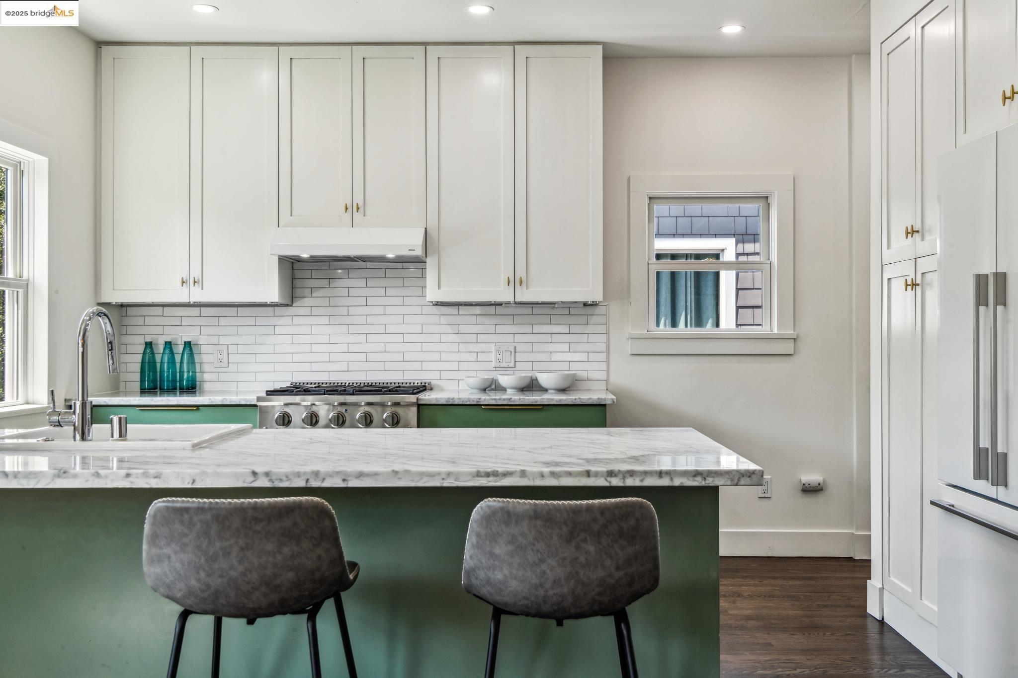 Detail Gallery Image 24 of 51 For 1341 Parker St #1341,  Berkeley,  CA 94702 - 3 Beds | 2/1 Baths