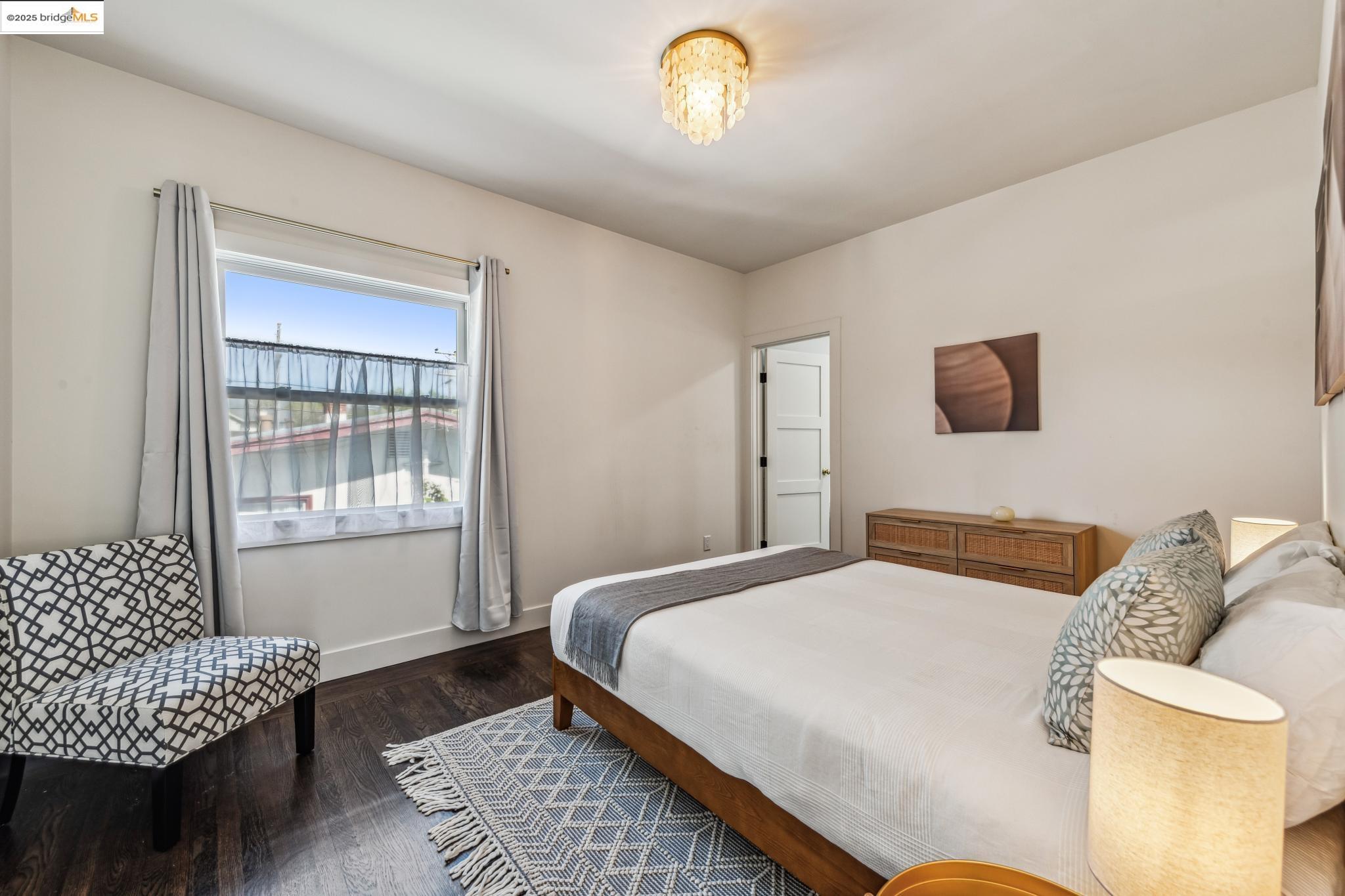 Detail Gallery Image 27 of 51 For 1341 Parker St #1341,  Berkeley,  CA 94702 - 3 Beds | 2/1 Baths