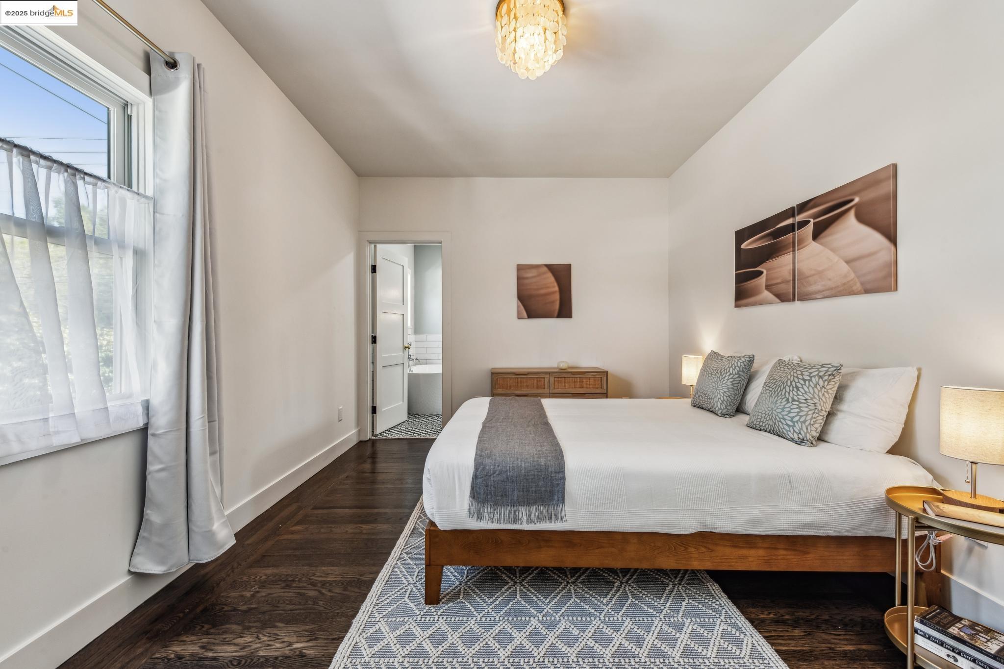 Detail Gallery Image 28 of 51 For 1341 Parker St #1341,  Berkeley,  CA 94702 - 3 Beds | 2/1 Baths