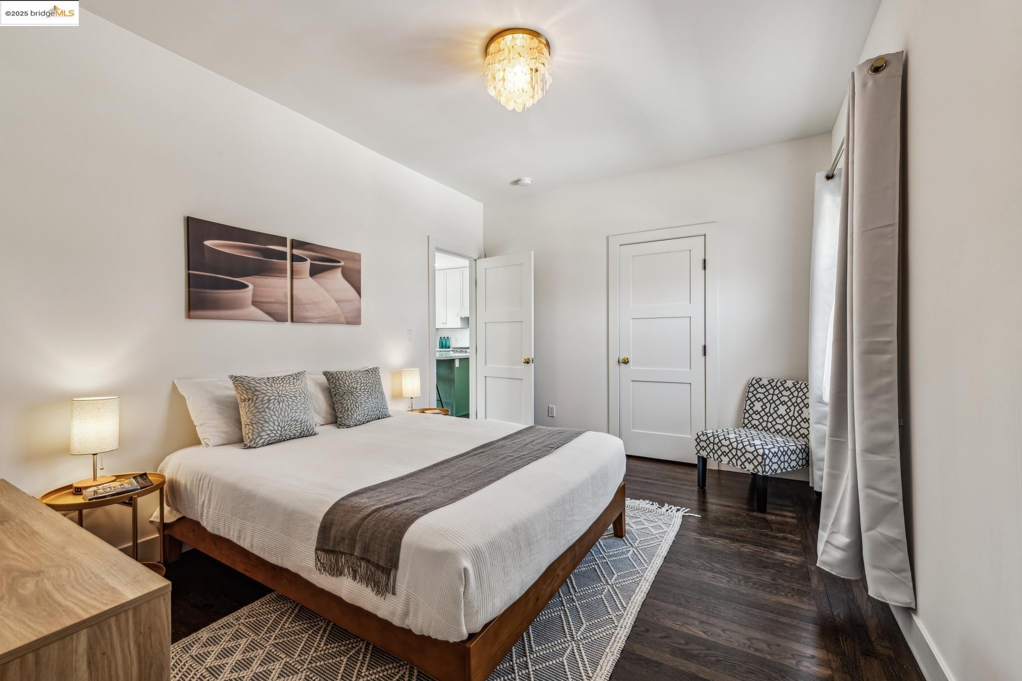 Detail Gallery Image 29 of 51 For 1341 Parker St #1341,  Berkeley,  CA 94702 - 3 Beds | 2/1 Baths