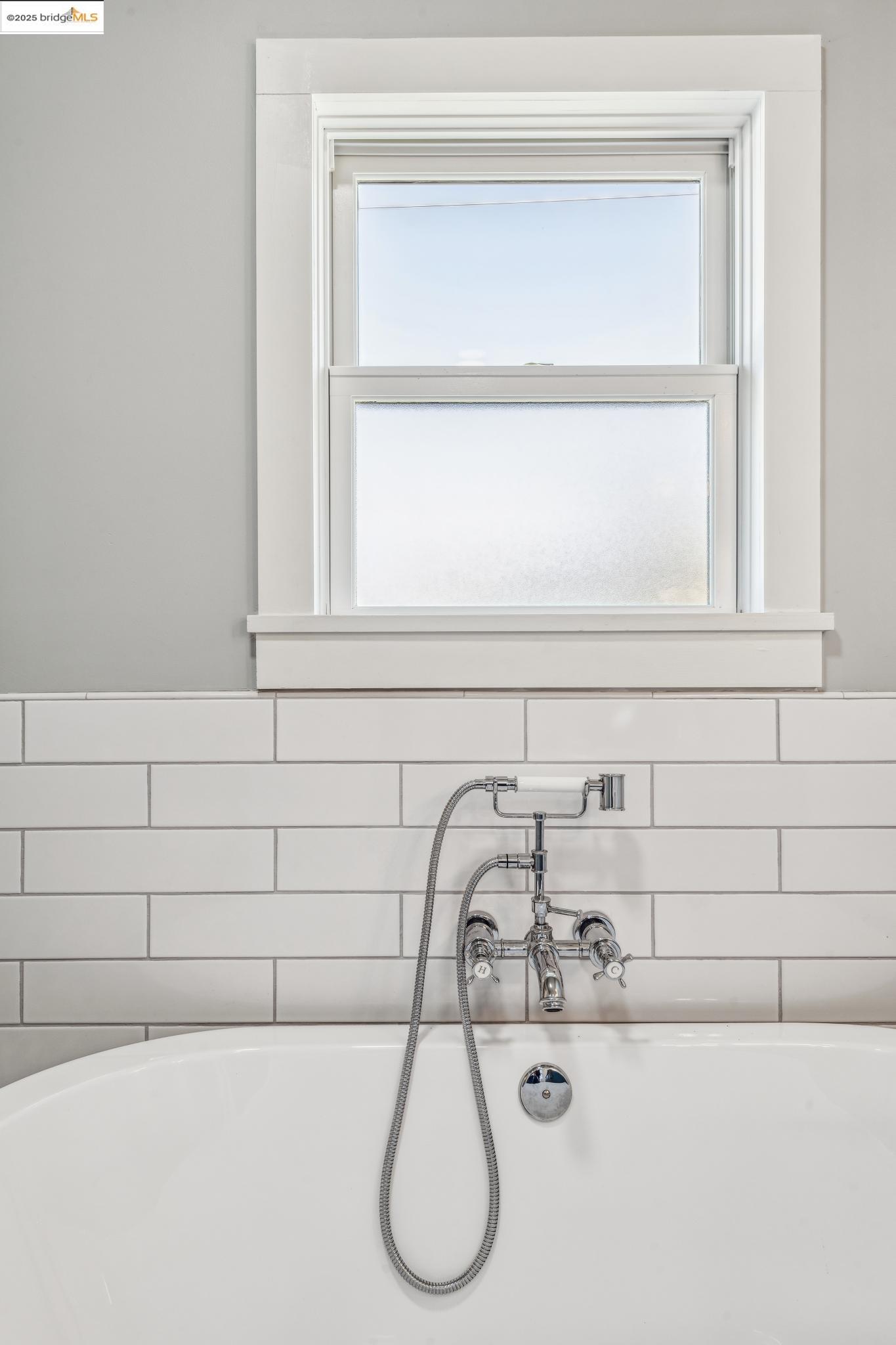 Detail Gallery Image 34 of 51 For 1341 Parker St #1341,  Berkeley,  CA 94702 - 3 Beds | 2/1 Baths