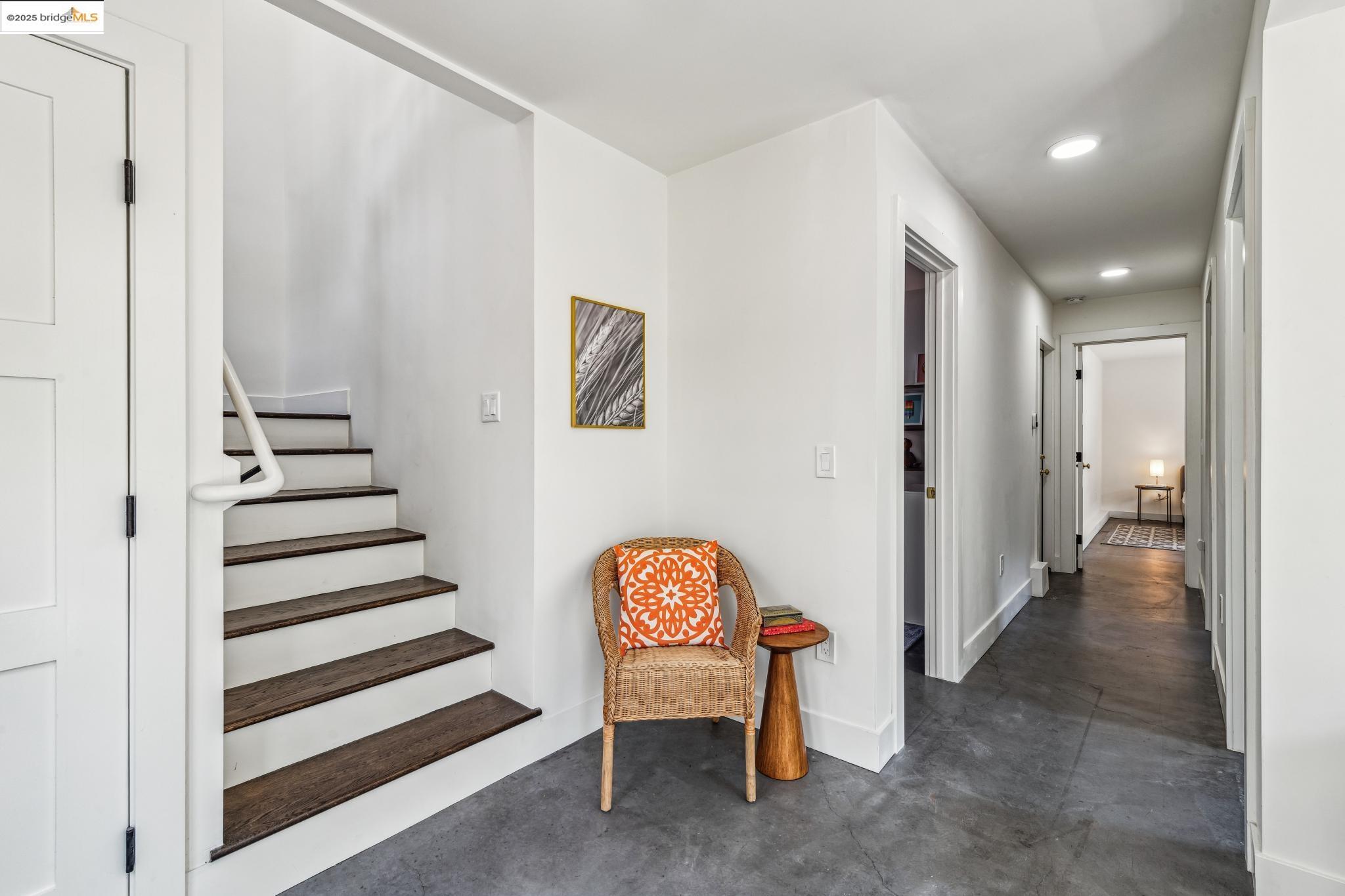 Detail Gallery Image 35 of 51 For 1341 Parker St #1341,  Berkeley,  CA 94702 - 3 Beds | 2/1 Baths