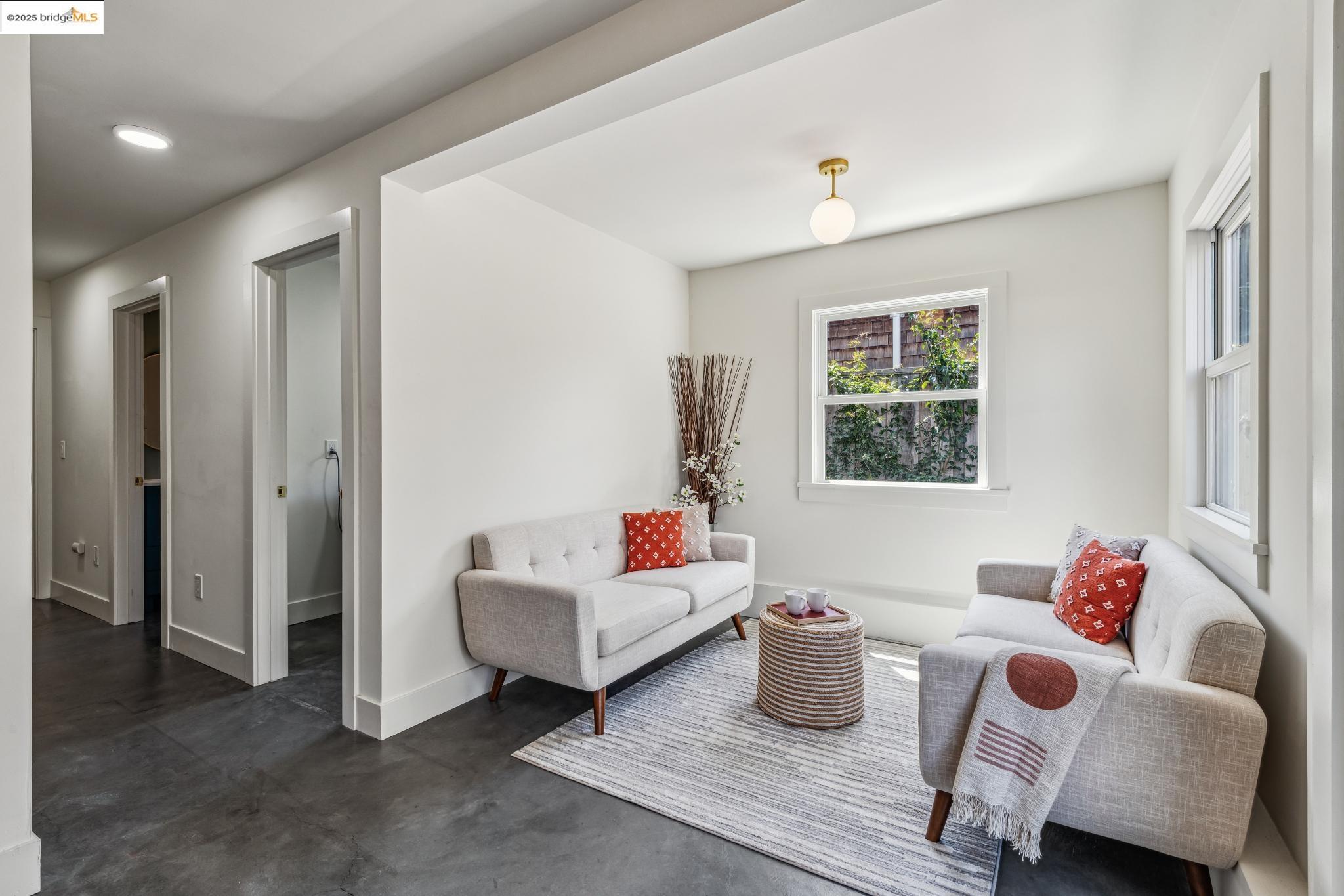 Detail Gallery Image 36 of 51 For 1341 Parker St #1341,  Berkeley,  CA 94702 - 3 Beds | 2/1 Baths