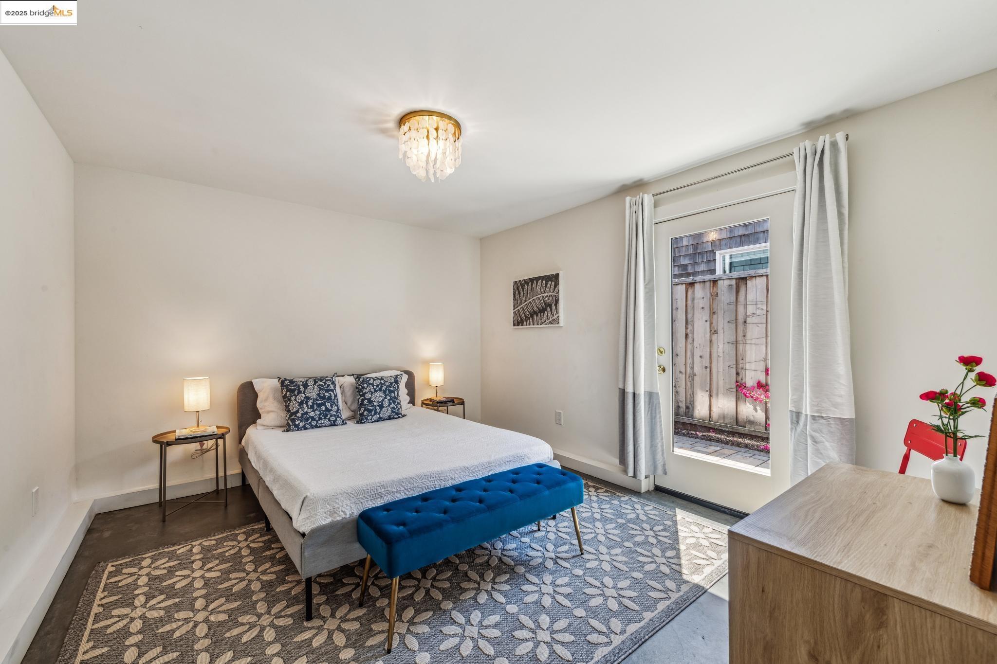 Detail Gallery Image 42 of 51 For 1341 Parker St #1341,  Berkeley,  CA 94702 - 3 Beds | 2/1 Baths