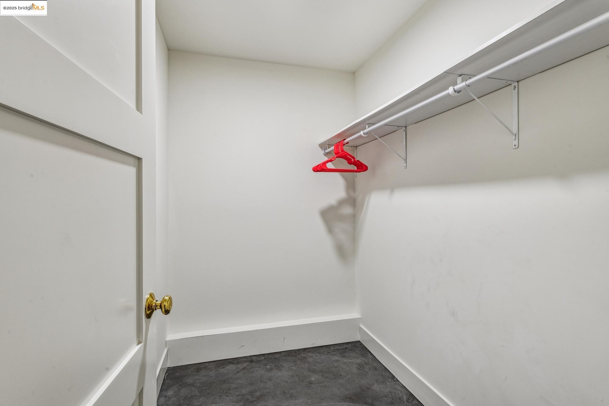 Detail Gallery Image 44 of 51 For 1341 Parker St #1341,  Berkeley,  CA 94702 - 3 Beds | 2/1 Baths