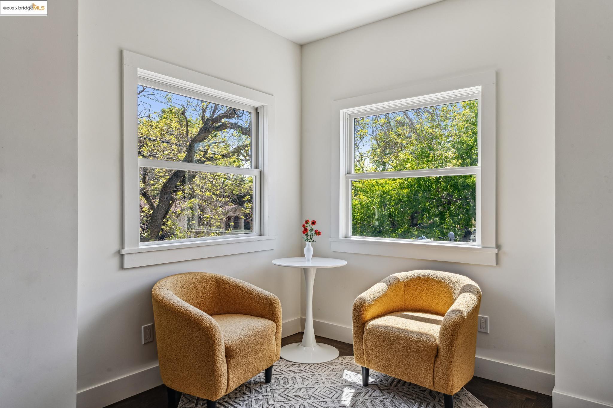 Detail Gallery Image 9 of 51 For 1341 Parker St #1341,  Berkeley,  CA 94702 - 3 Beds | 2/1 Baths