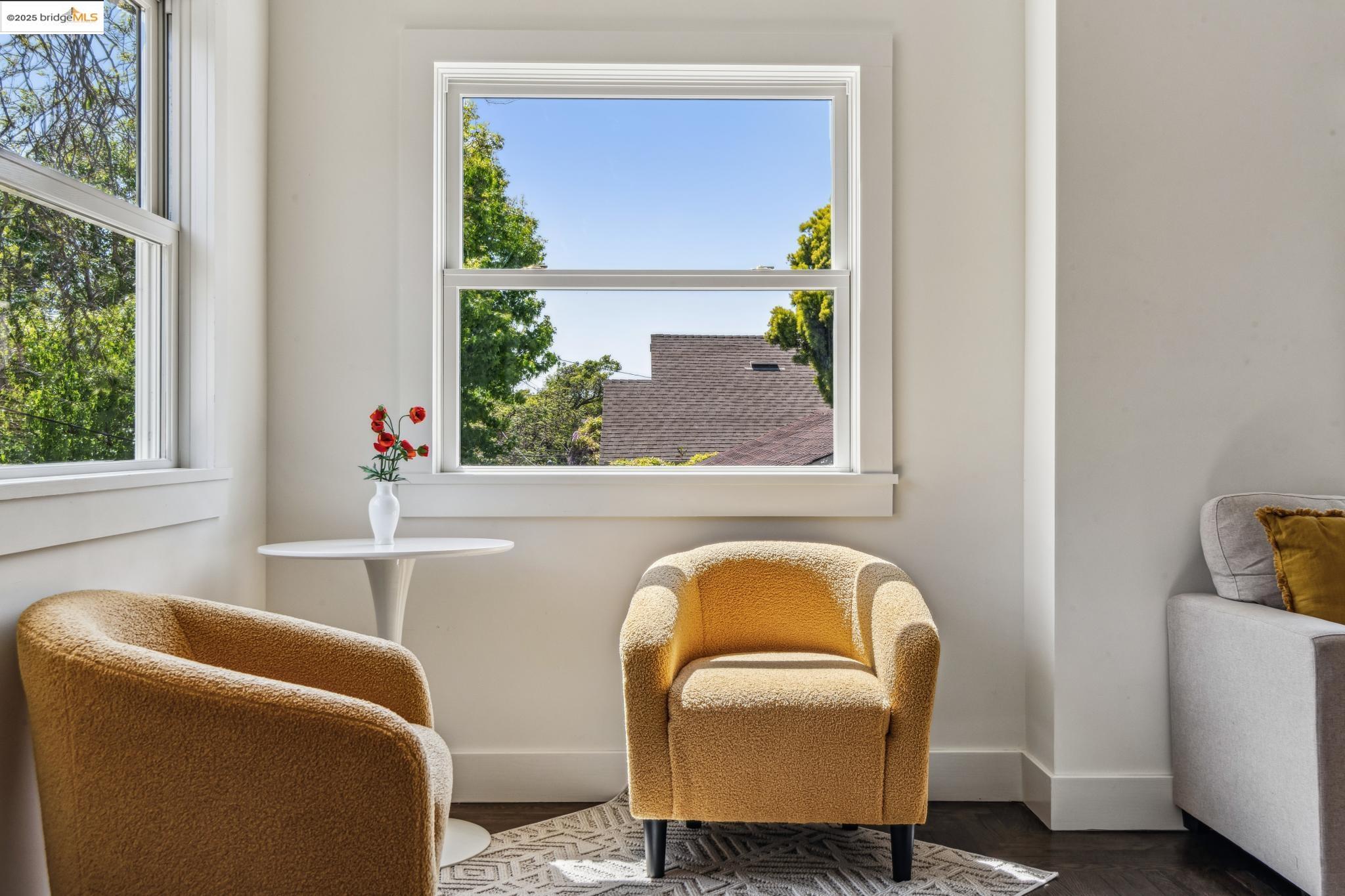 Detail Gallery Image 10 of 51 For 1341 Parker St #1341,  Berkeley,  CA 94702 - 3 Beds | 2/1 Baths