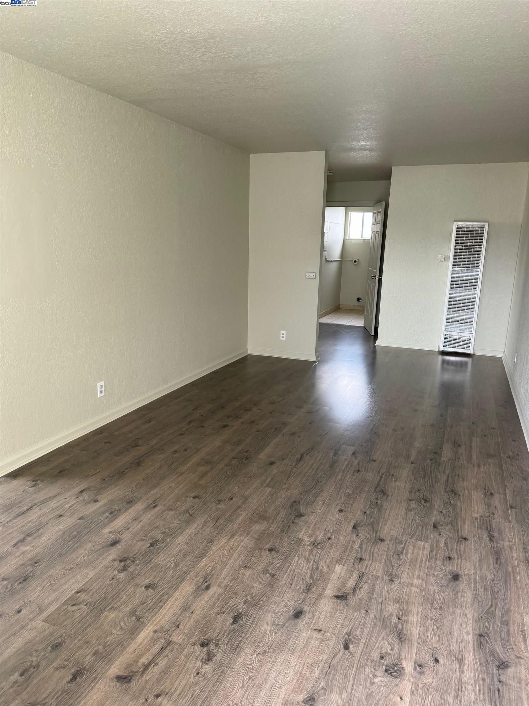 Detail Gallery Image 4 of 16 For 717 Shepherd Ave, Hayward,  CA 94544 - – Beds | – Baths