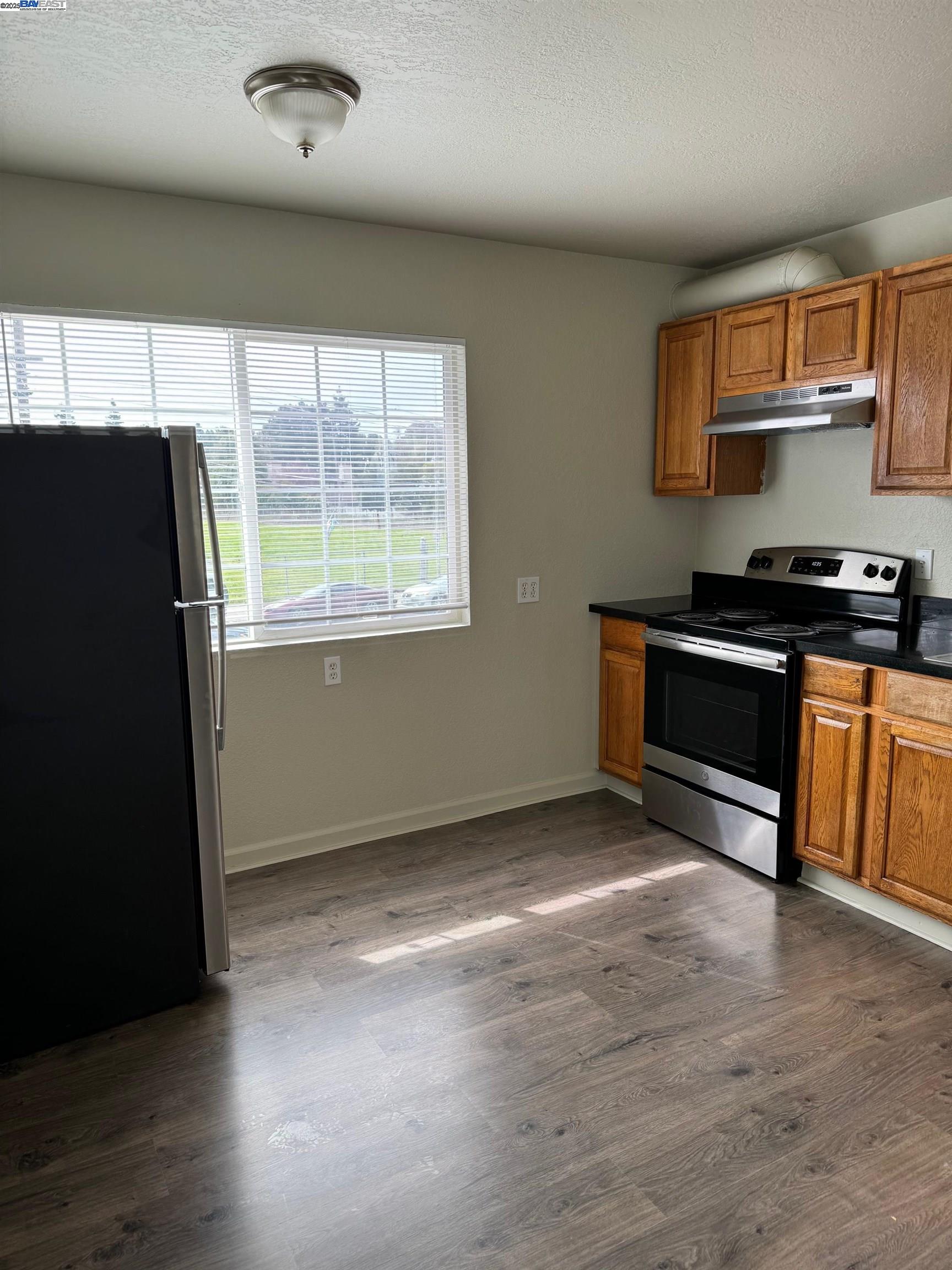 Detail Gallery Image 8 of 16 For 717 Shepherd Ave, Hayward,  CA 94544 - – Beds | – Baths