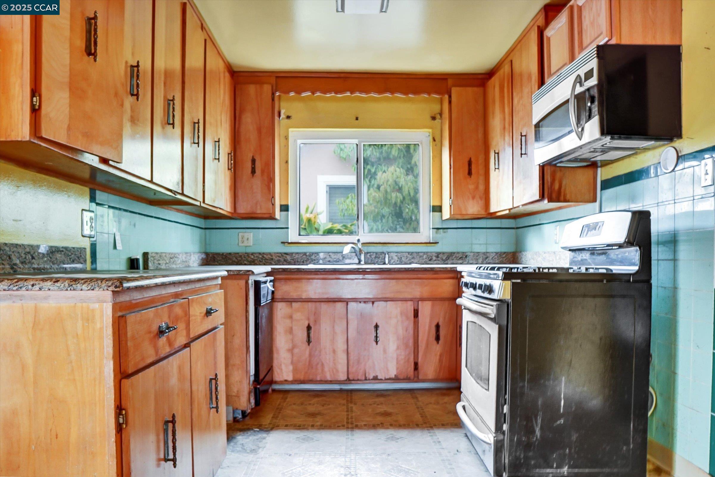 Detail Gallery Image 6 of 25 For 355 Lofas Pl, Vallejo,  CA 94589 - 3 Beds | 2 Baths
