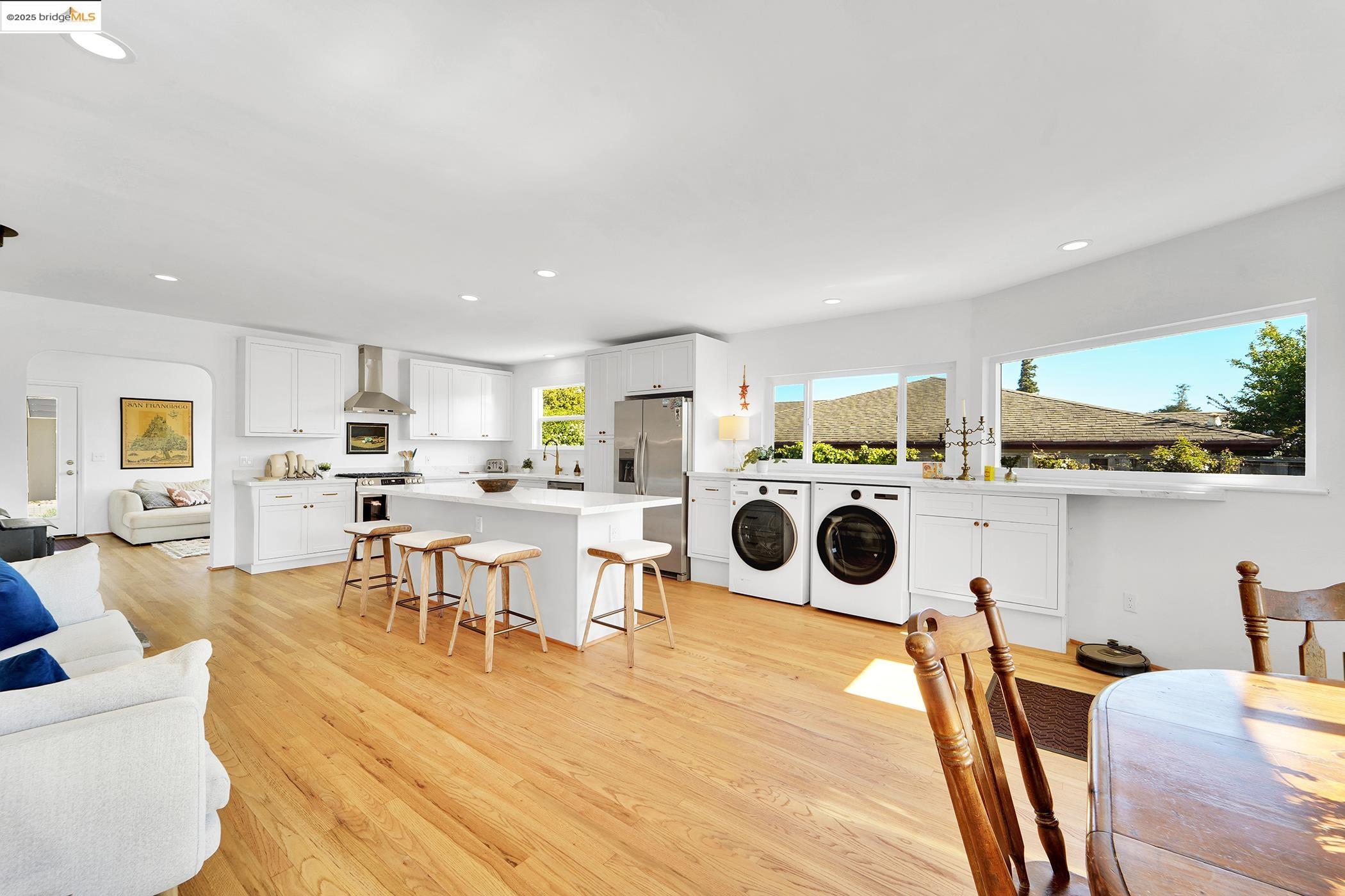 Detail Gallery Image 13 of 26 For 725 Trevethan Ave, Santa Cruz,  CA 95065 - 2 Beds | 1 Baths