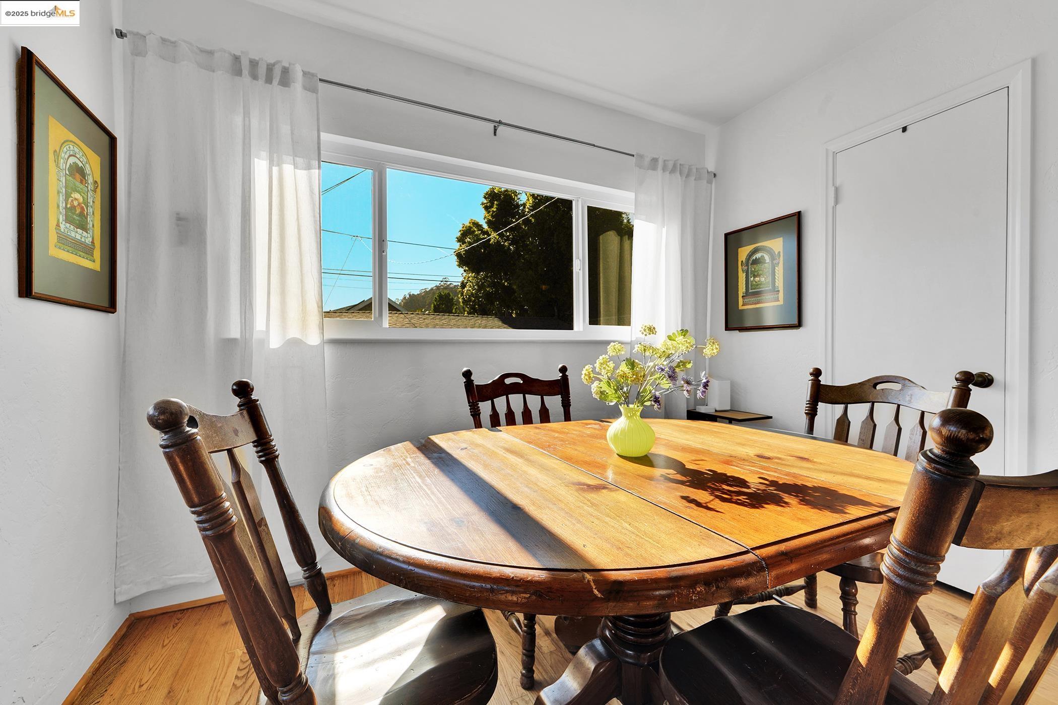 Detail Gallery Image 14 of 26 For 725 Trevethan Ave, Santa Cruz,  CA 95065 - 2 Beds | 1 Baths